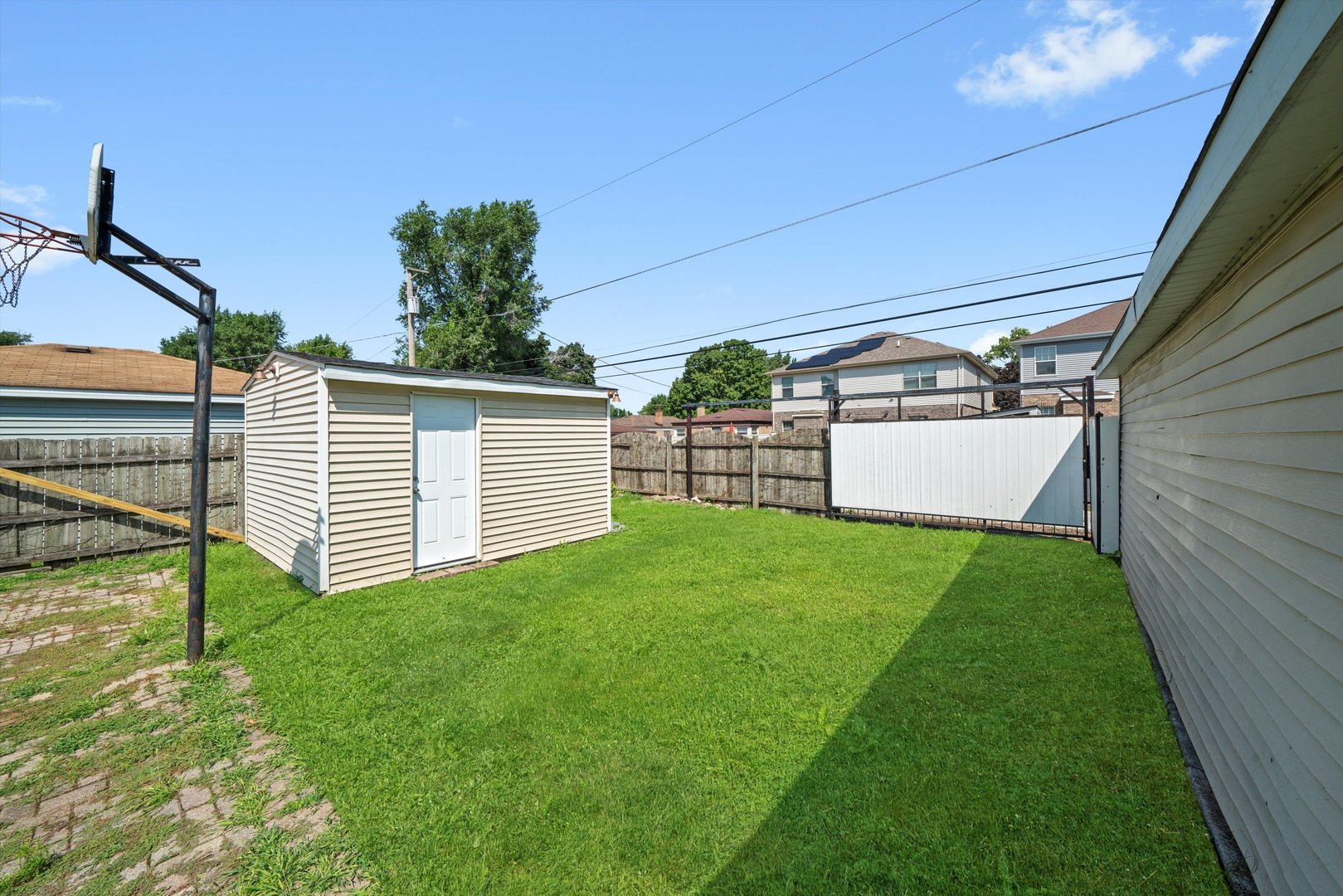 2612 W 98th Street, Evergreen Park, IL 60805