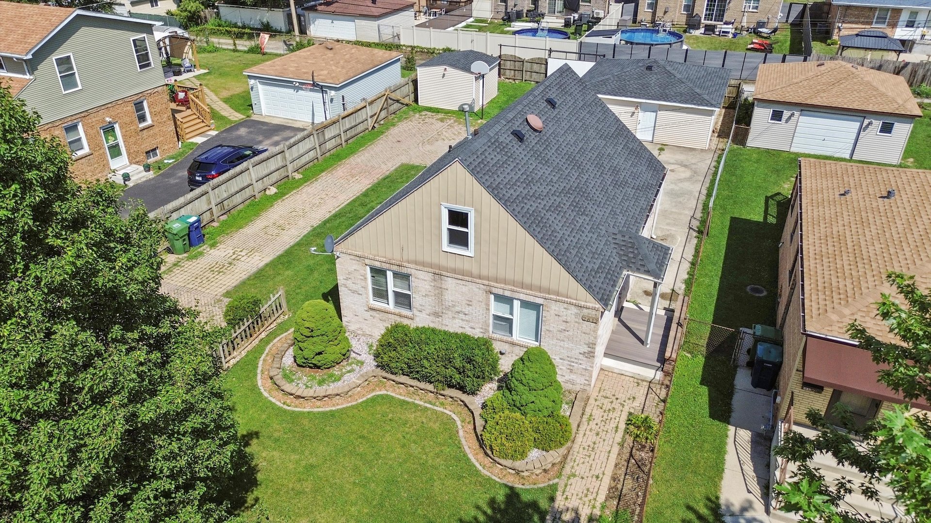 2612 W 98th Street, Evergreen Park, IL 60805