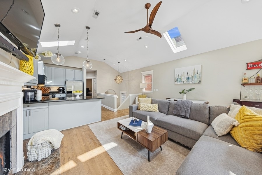 2033 N Bissell Street #3, Chicago, IL 60614