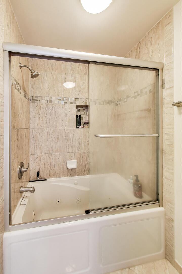 39531 N Bishop Court #5, Lake Villa, IL 60046