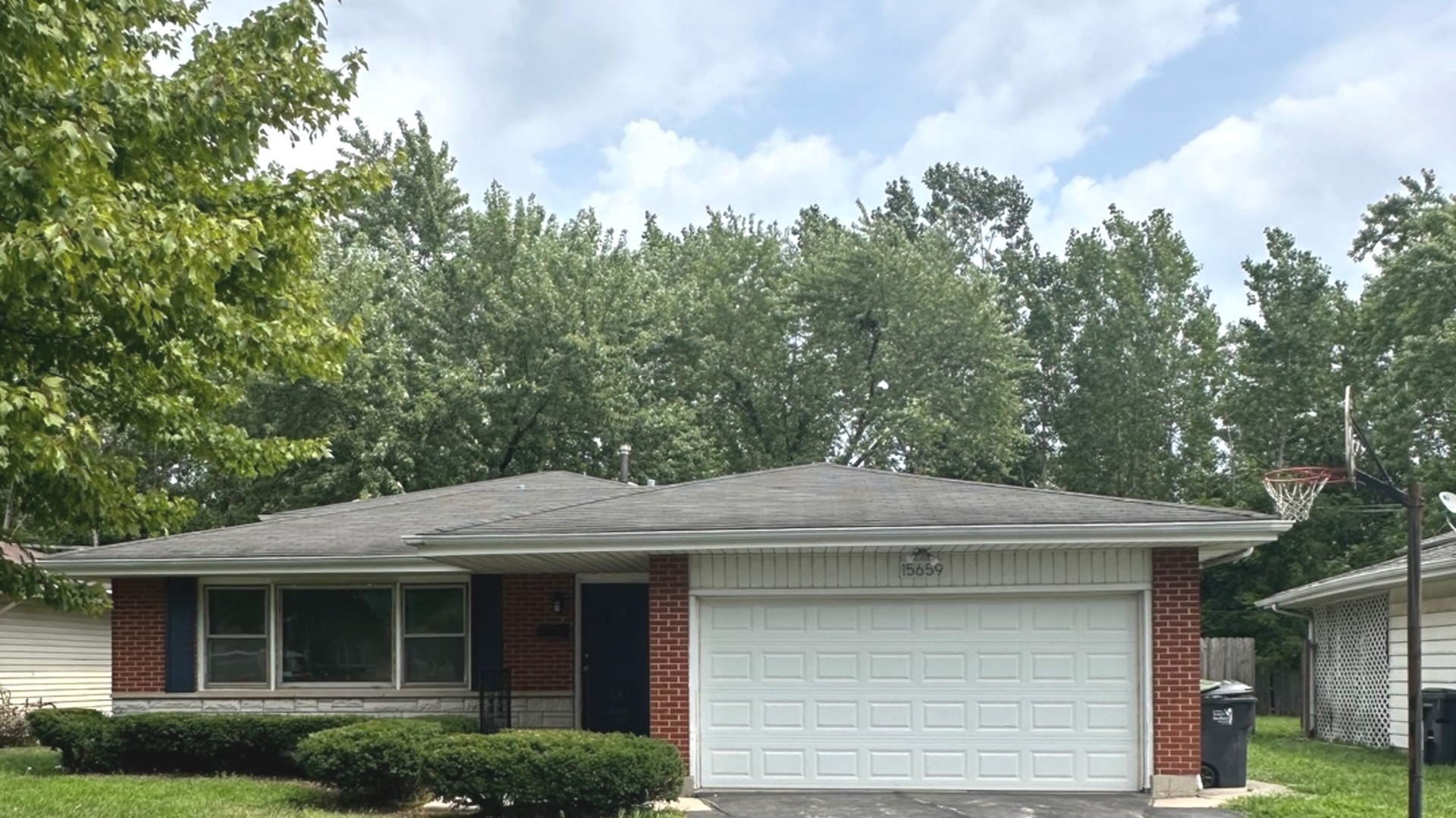 15659 Dante Drive, South Holland, IL 60473