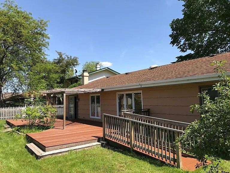 1160 Hassell Road, Hoffman Estates, IL 60169