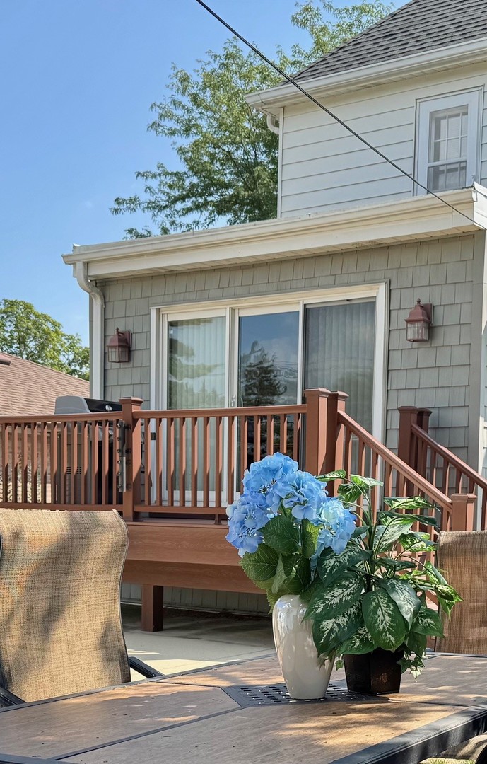 940 W Grant Drive, Des Plaines, IL 60016