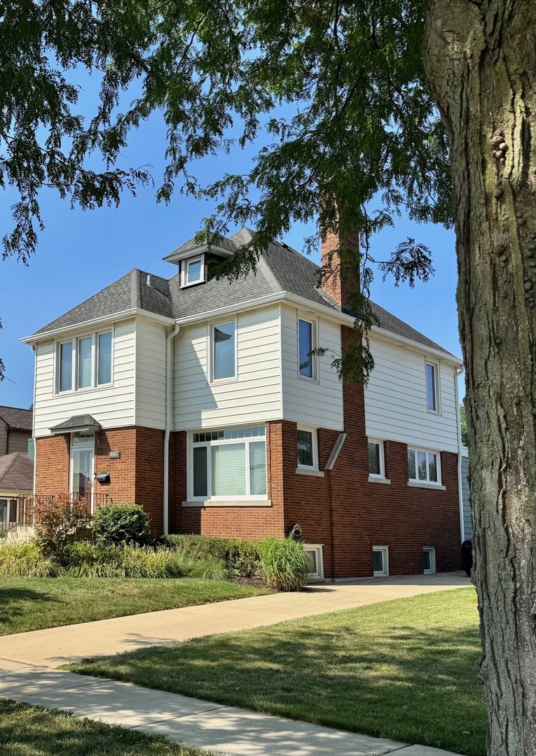 940 W Grant Drive, Des Plaines, IL 60016