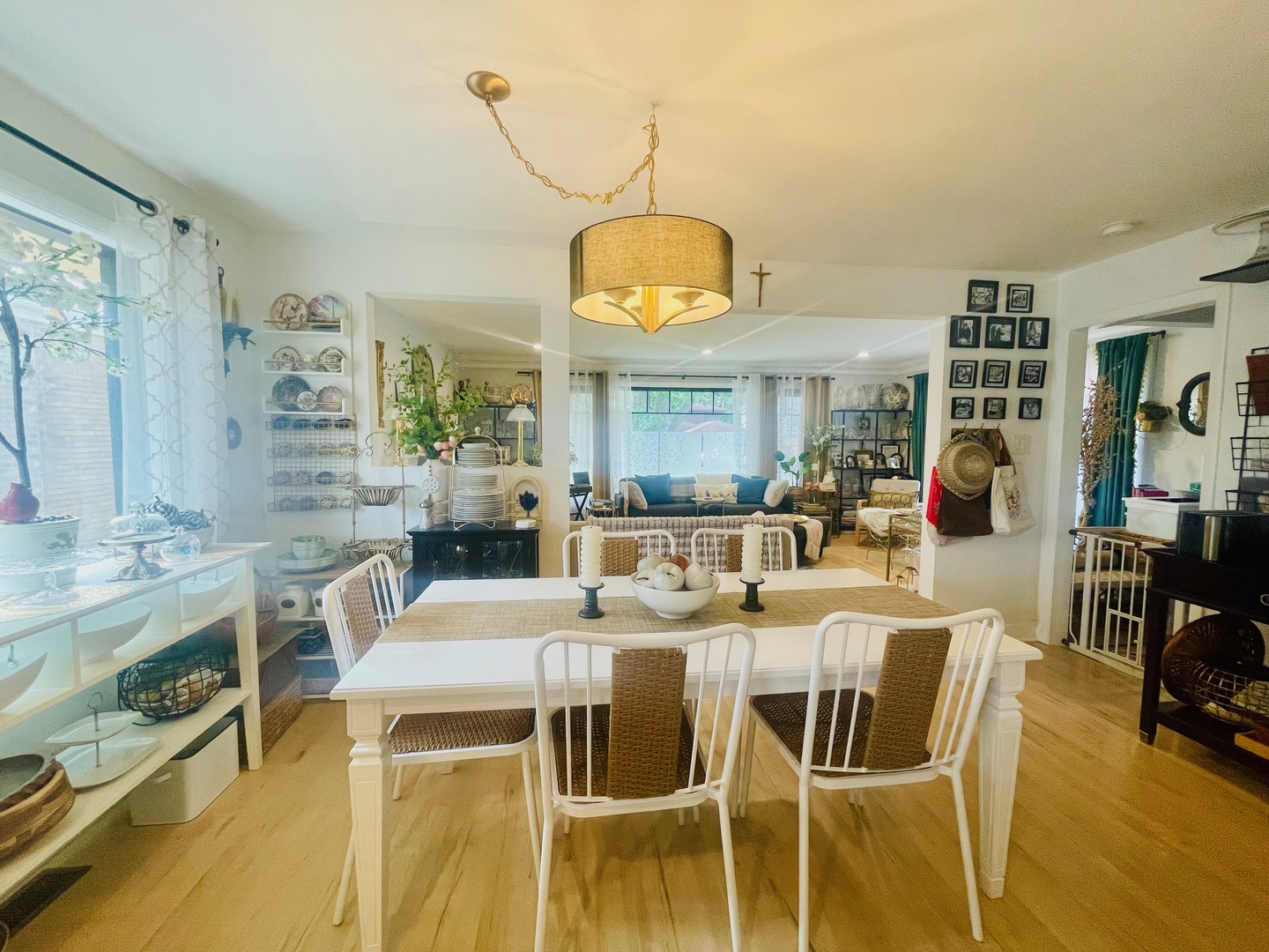 9321 S Avers Avenue, Evergreen Park, IL 60805