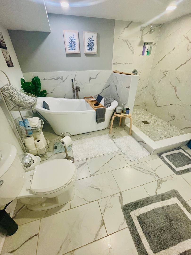 9321 S Avers Avenue, Evergreen Park, IL 60805