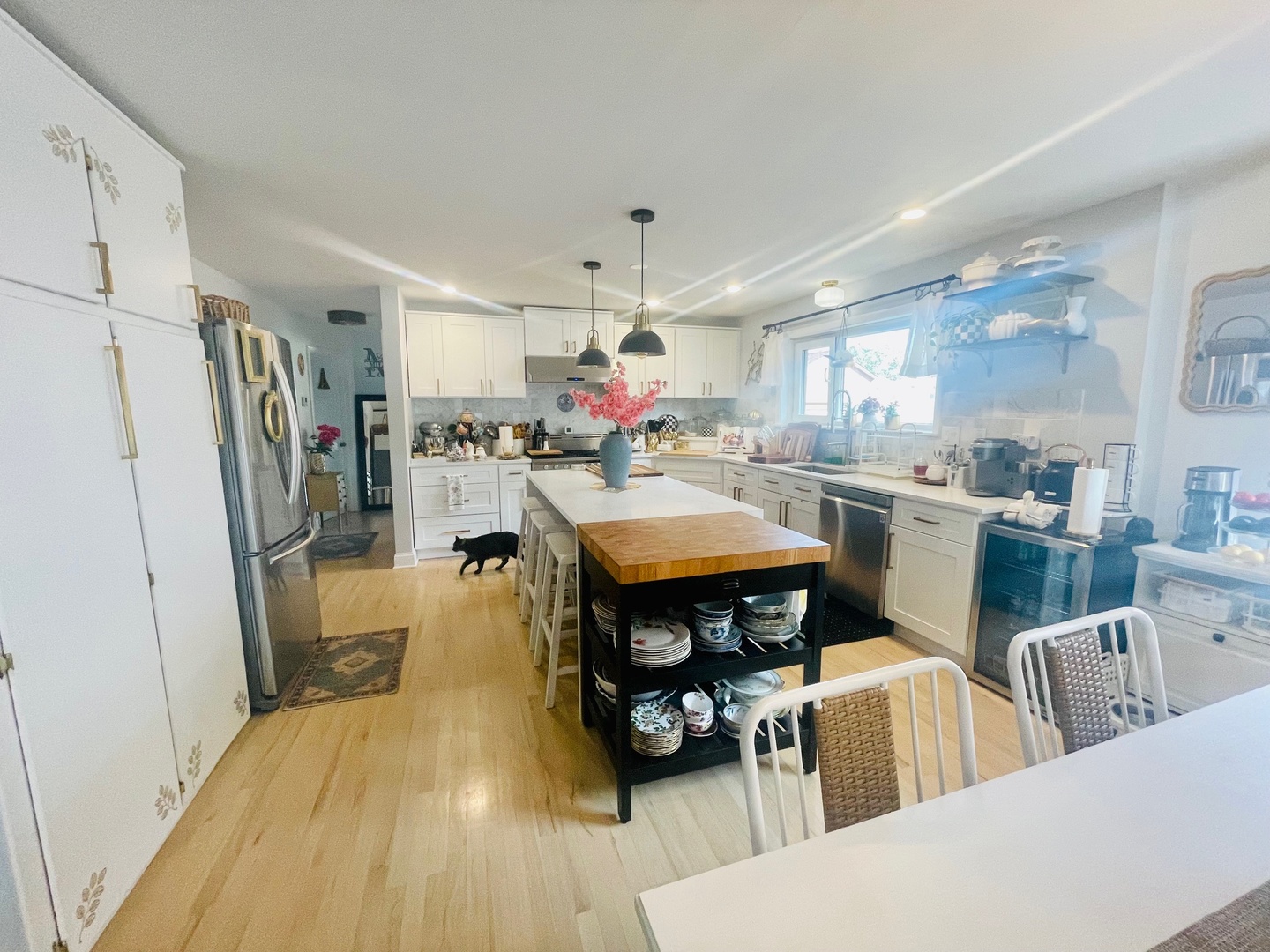 9321 S Avers Avenue, Evergreen Park, IL 60805