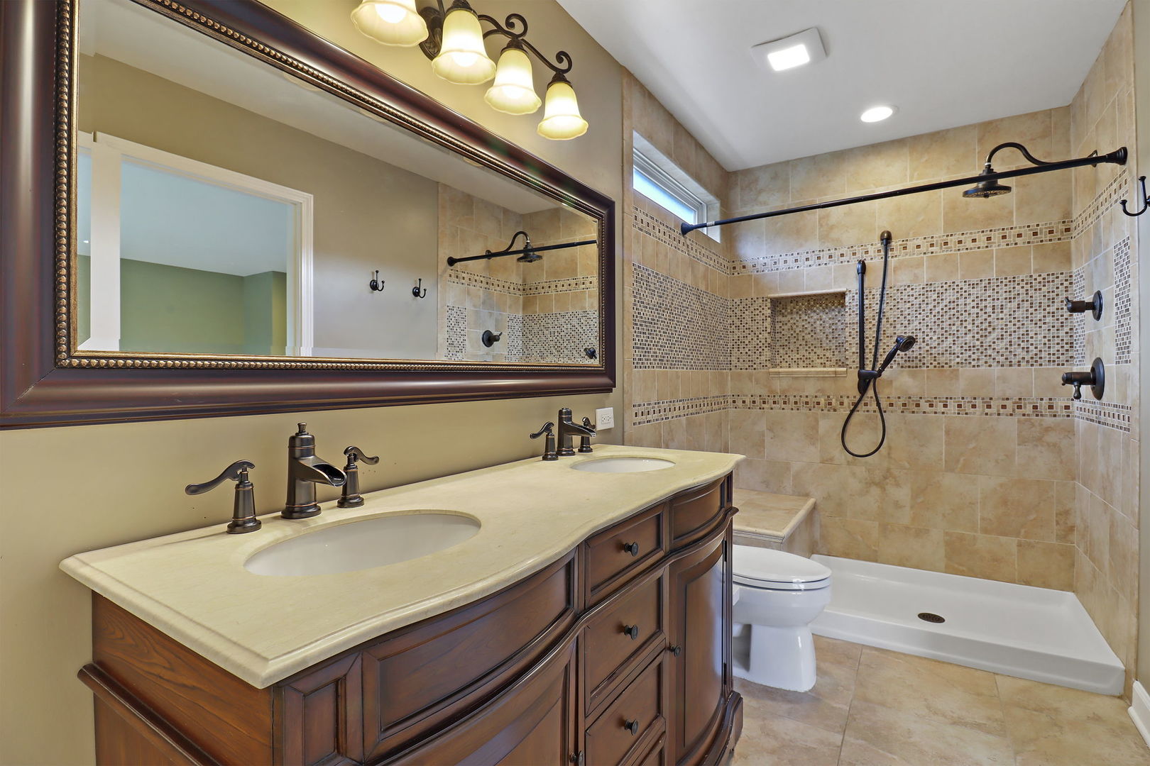 1039 S Pleasant Hill Gate, Waukegan, IL 60085