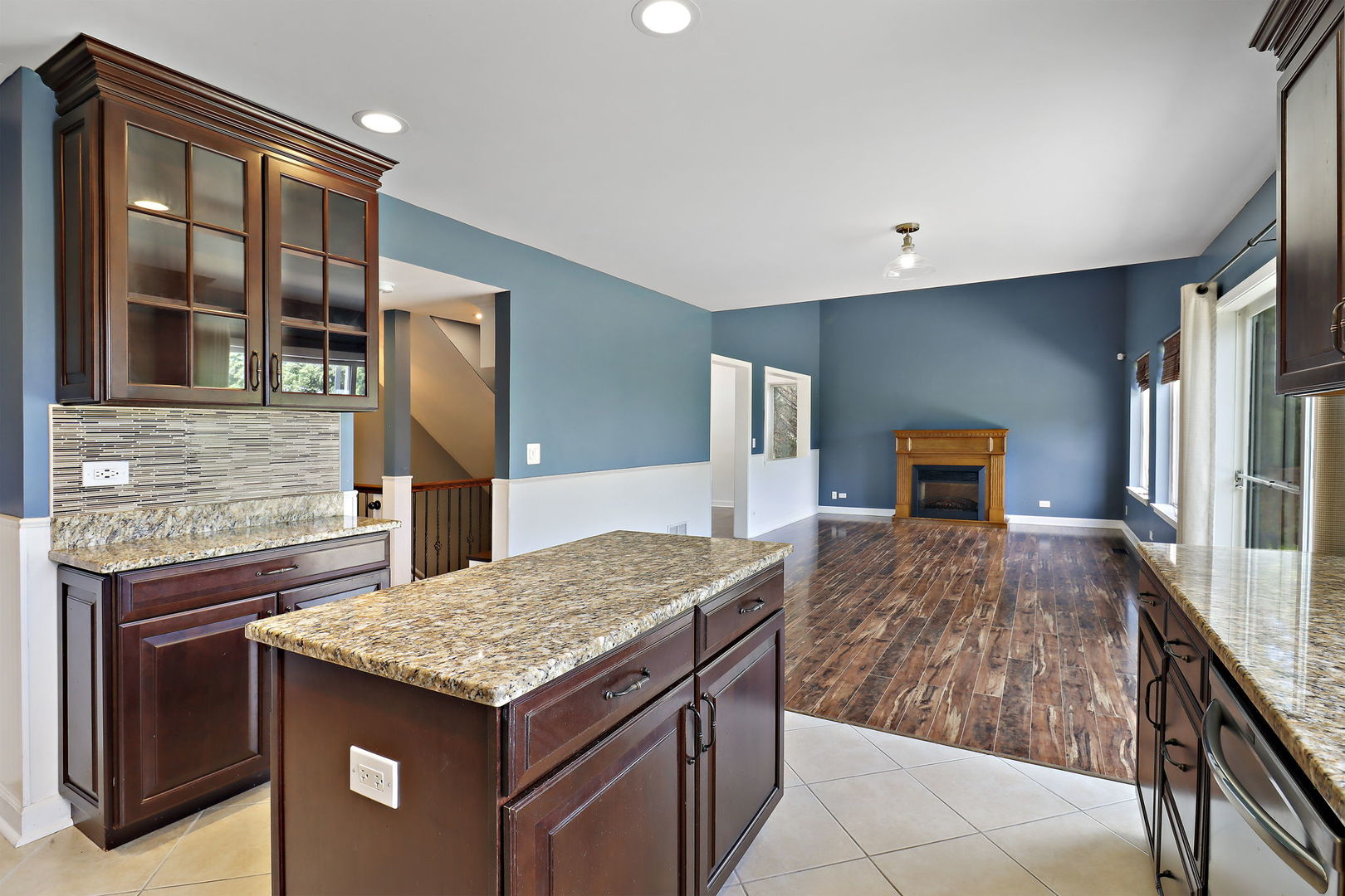 1039 S Pleasant Hill Gate, Waukegan, IL 60085