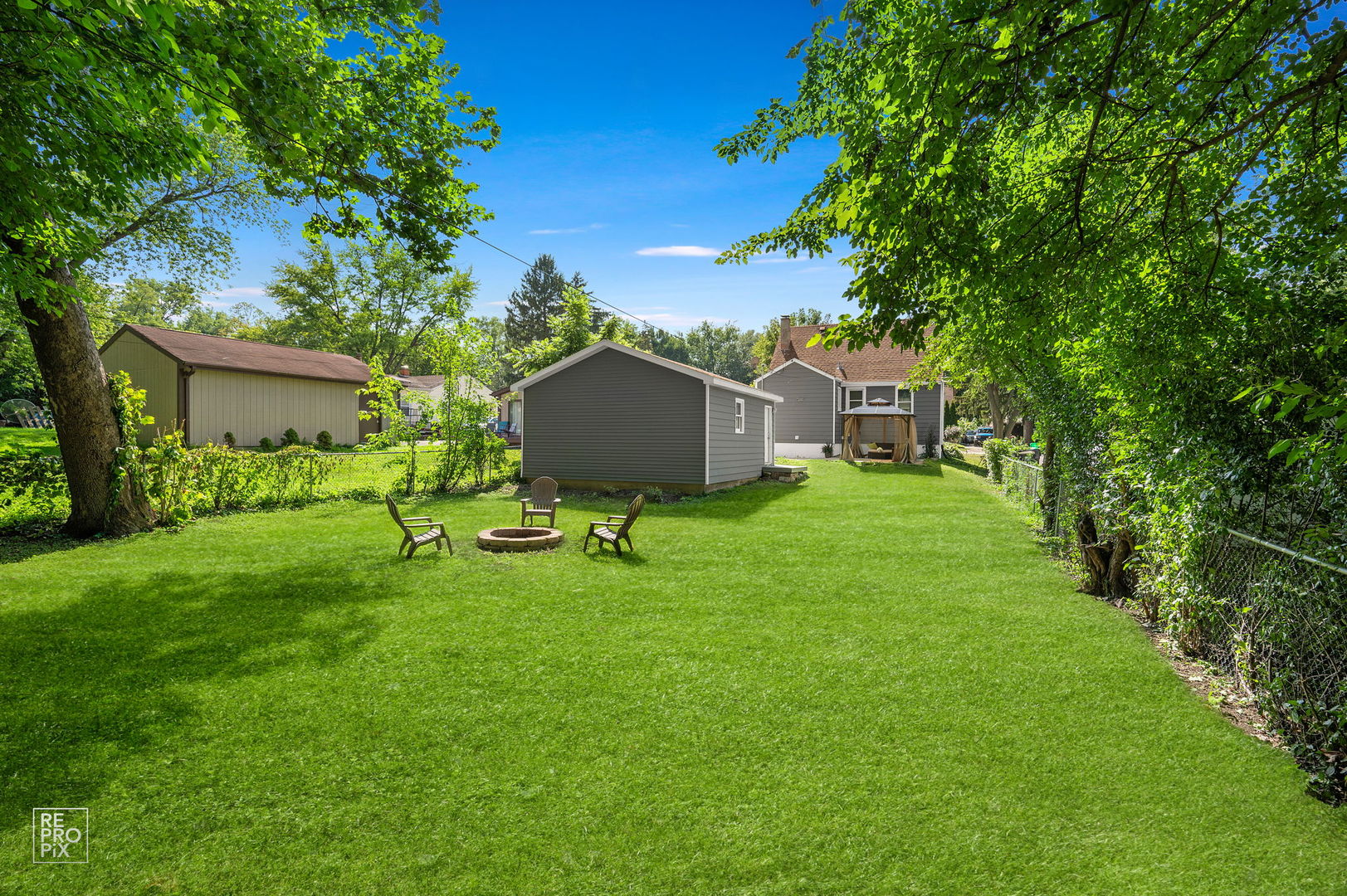 157 N EMERALD Avenue, Mundelein, IL 60060