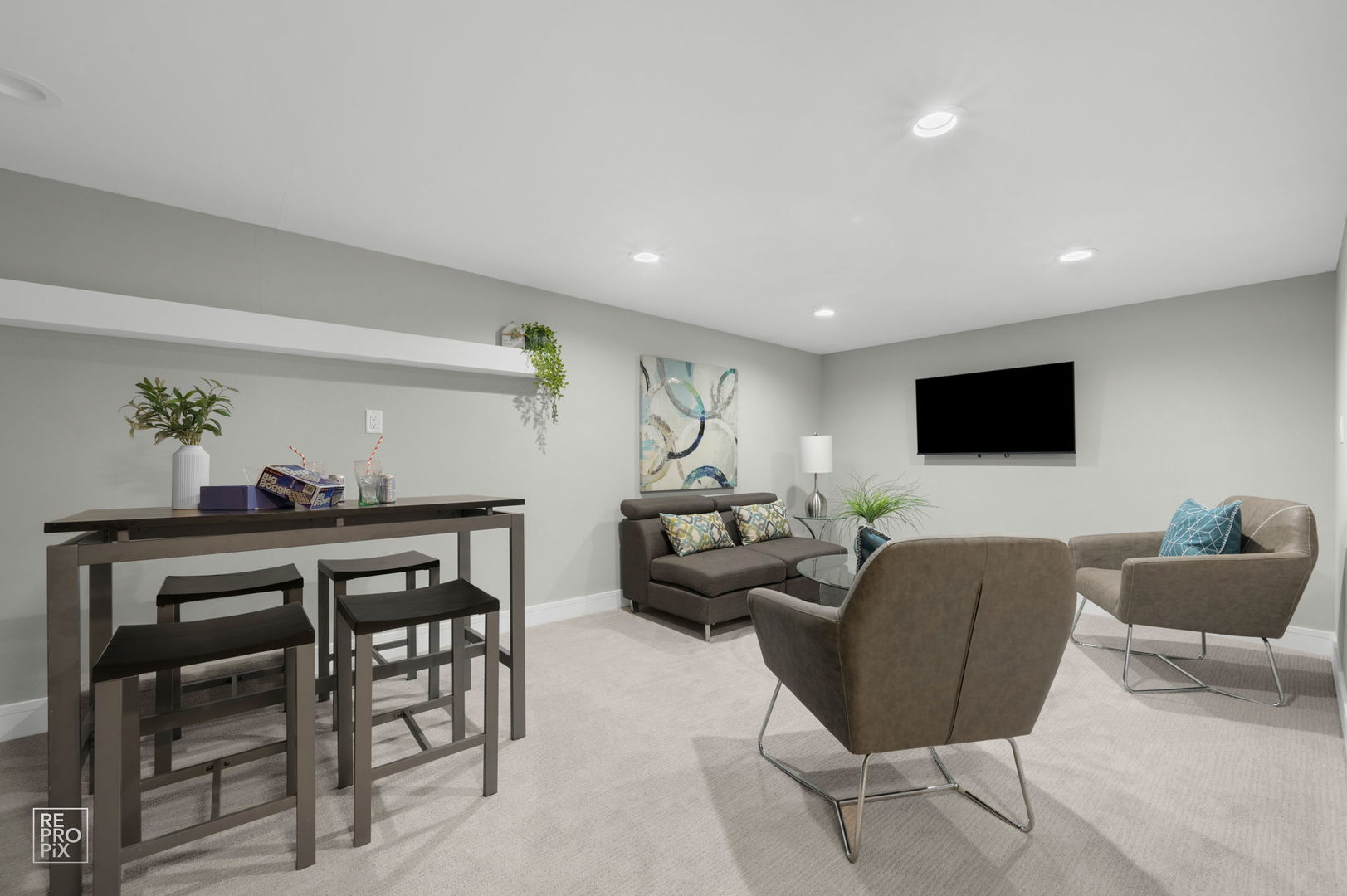 157 N EMERALD Avenue, Mundelein, IL 60060