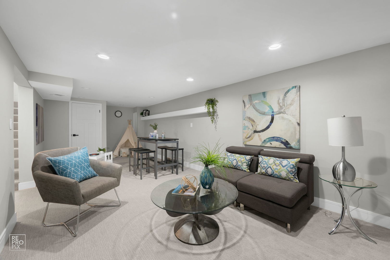157 N EMERALD Avenue, Mundelein, IL 60060