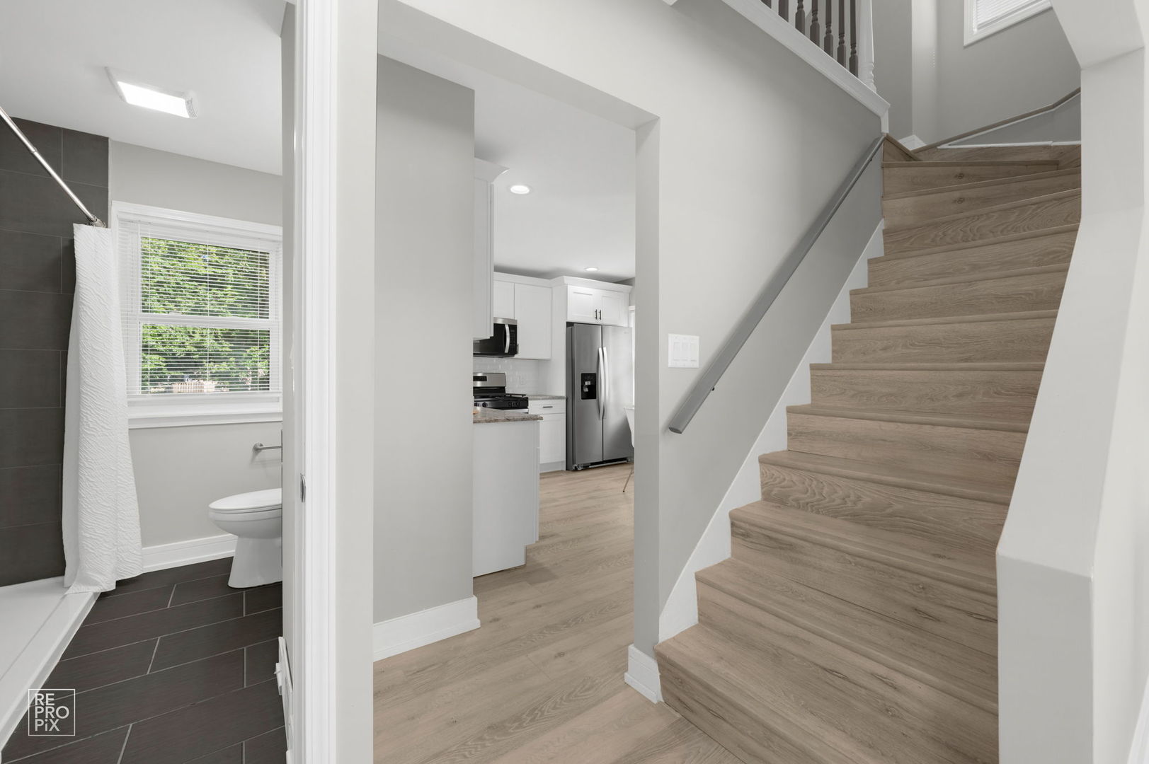 157 N EMERALD Avenue, Mundelein, IL 60060