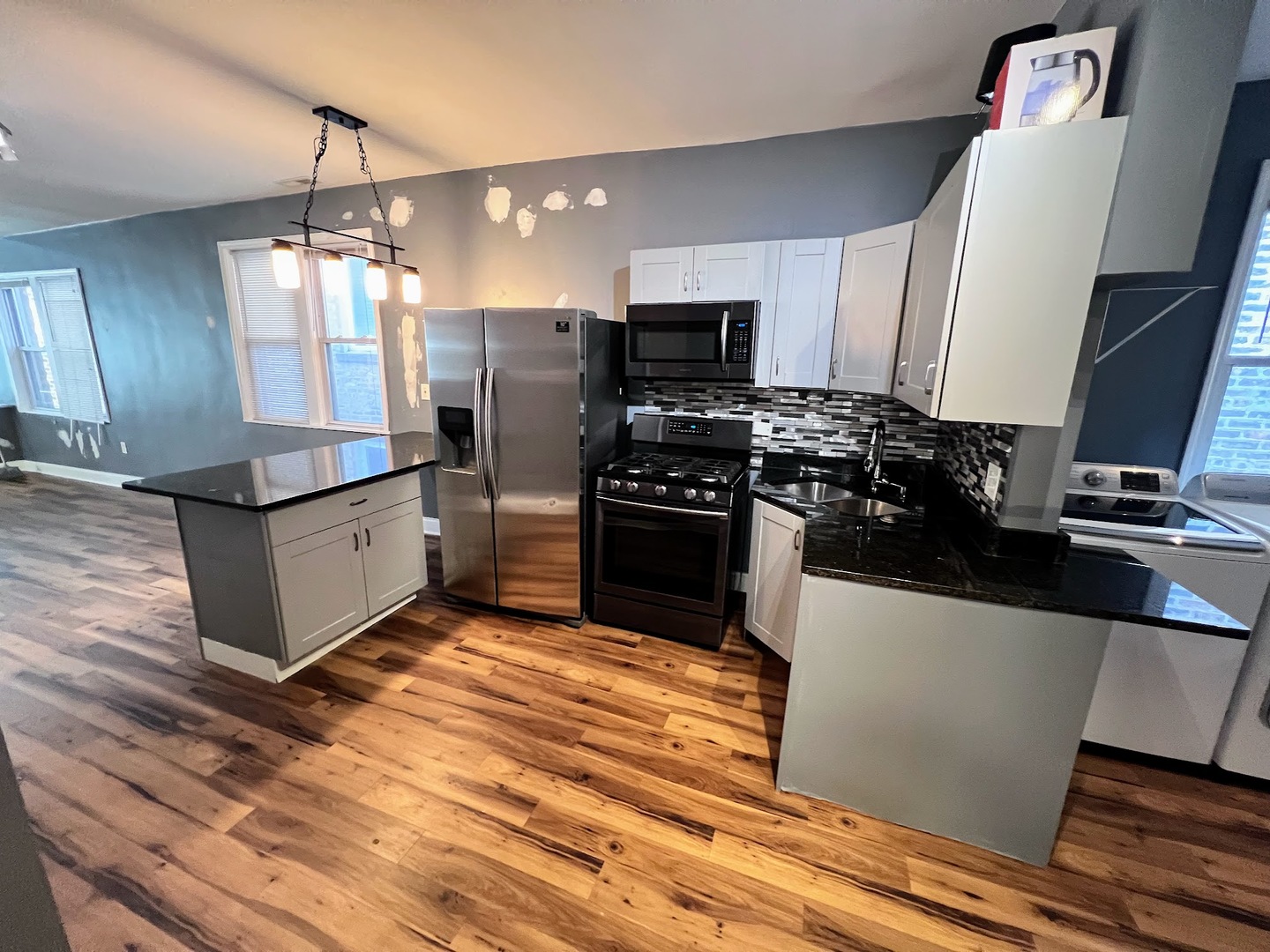 2062 N Damen Avenue #2, Chicago, IL 60647