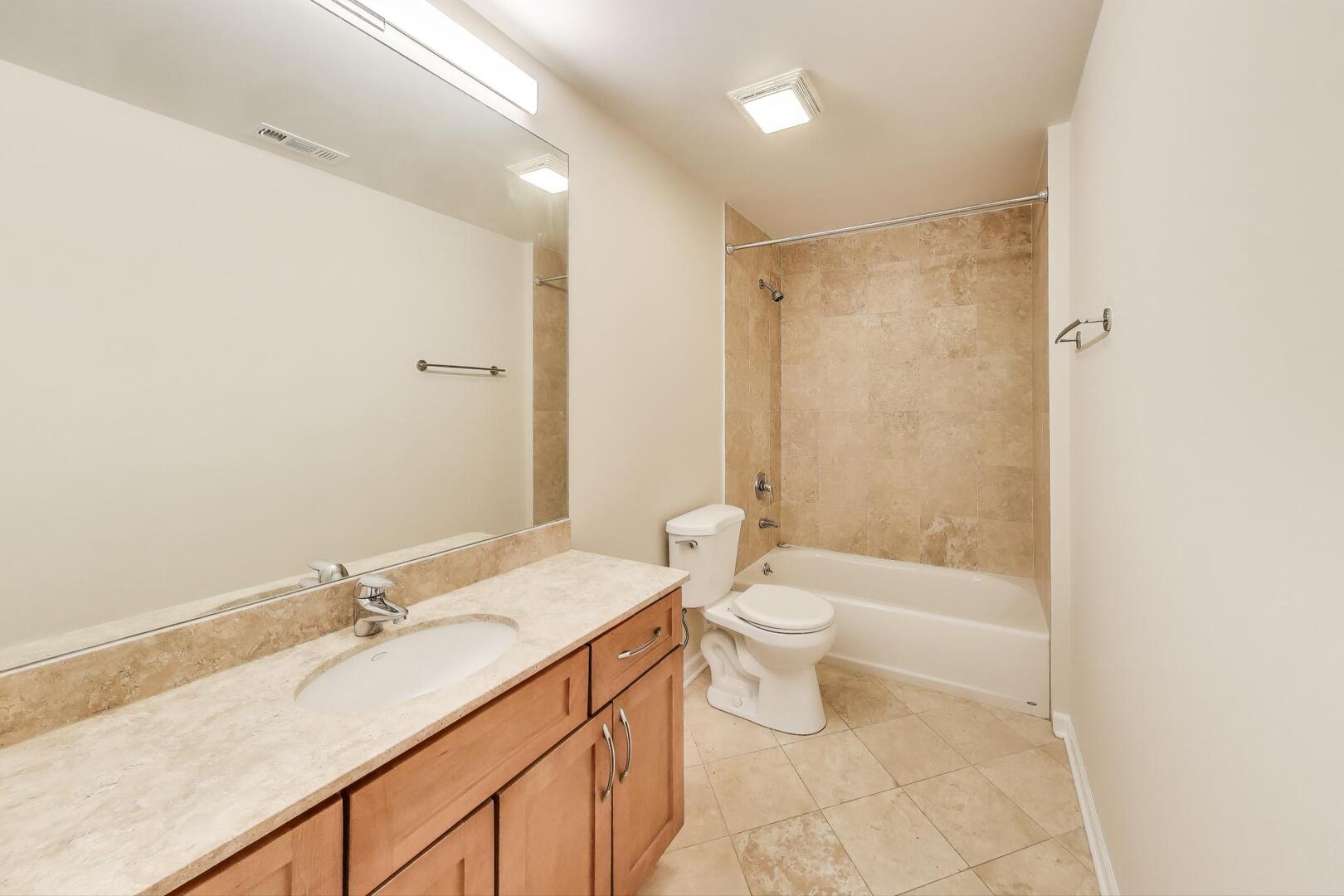 815 N Marshfield Avenue #301, Chicago, IL 60622