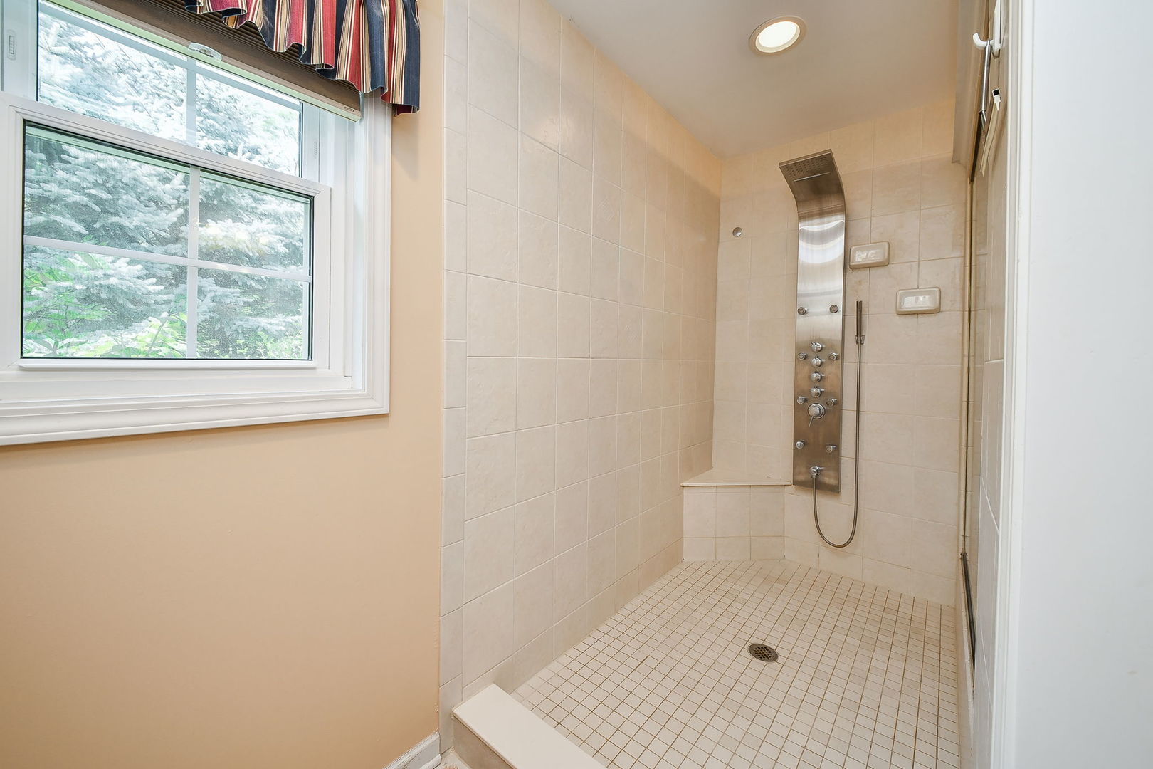2054 Kingsmill Court, Yorkville, IL 60560