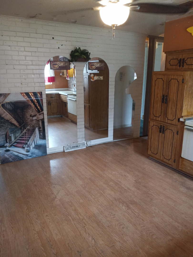 9556 S Colfax Avenue, Chicago, IL 60617