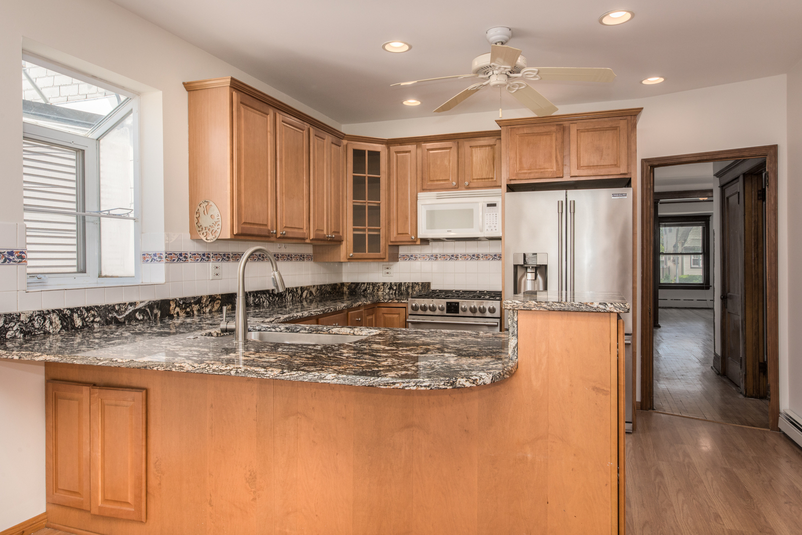 3642 N Sawyer Avenue, Chicago, IL 60618