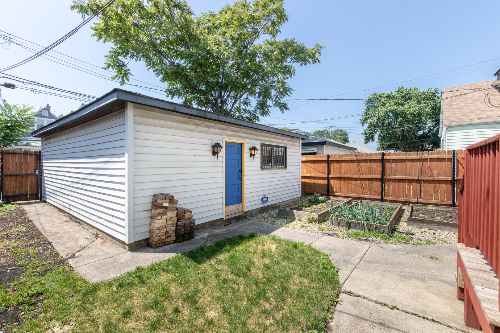 3642 N Sawyer Avenue, Chicago, IL 60618