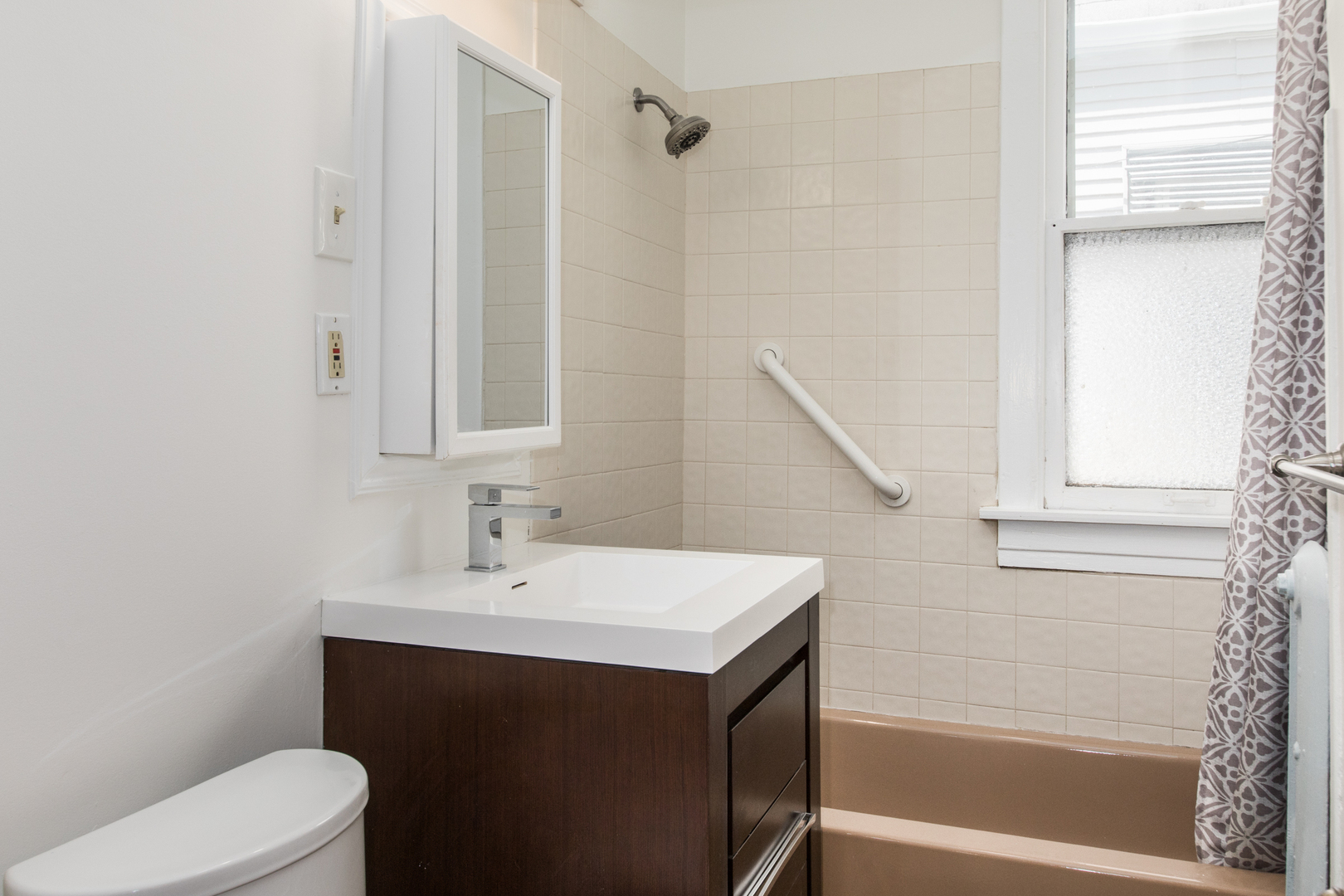 3642 N Sawyer Avenue, Chicago, IL 60618