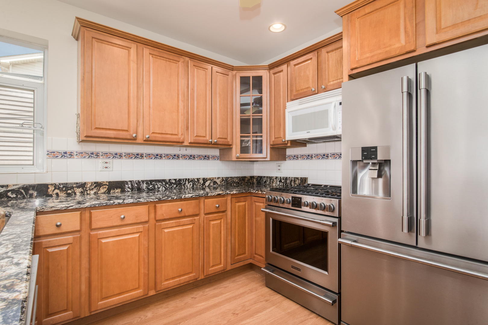 3642 N Sawyer Avenue, Chicago, IL 60618