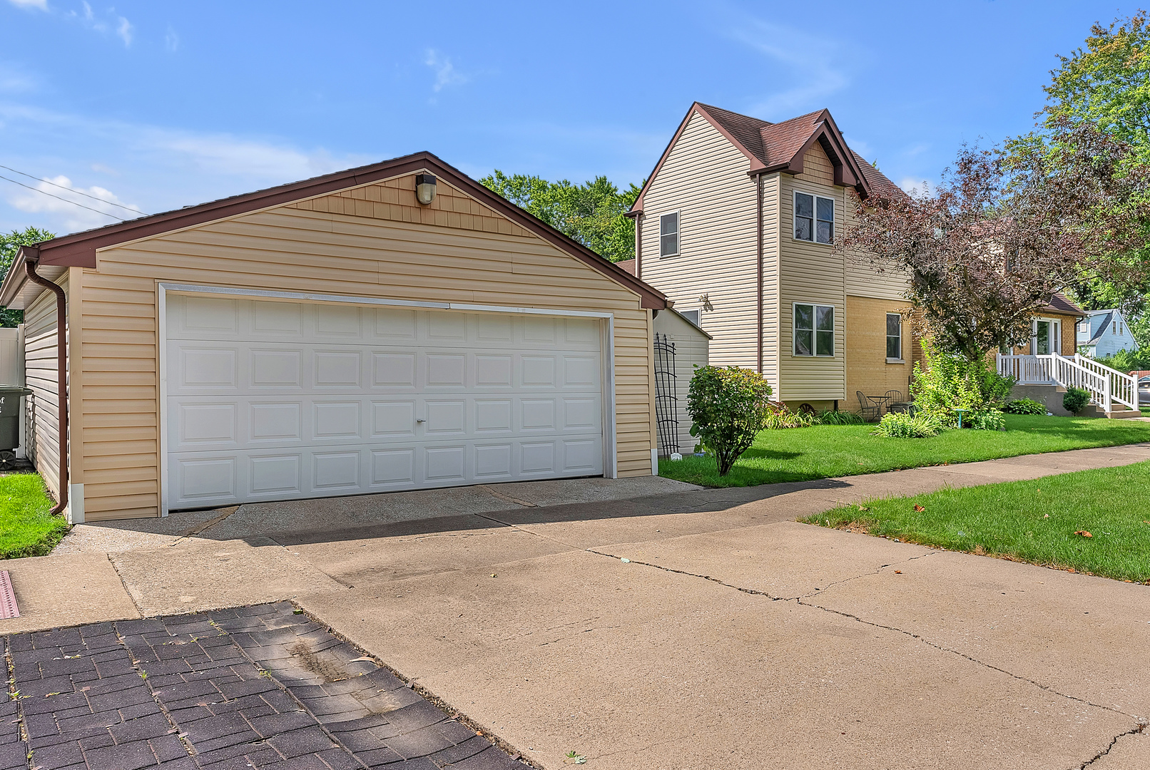 17803 Escanaba Avenue, Lansing, IL 60438