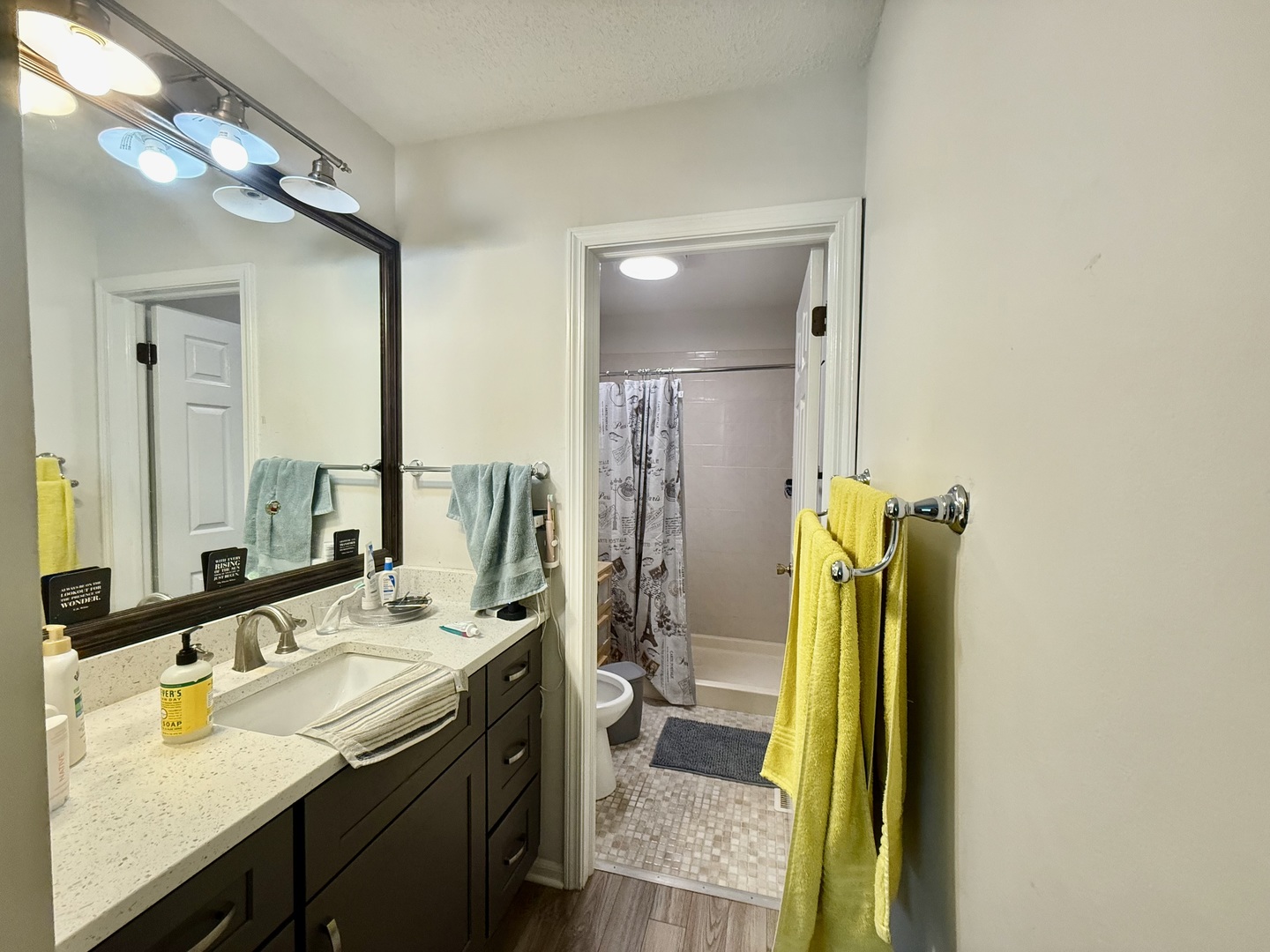 872 Stradford Circle #16B1, Buffalo Grove, IL 60089