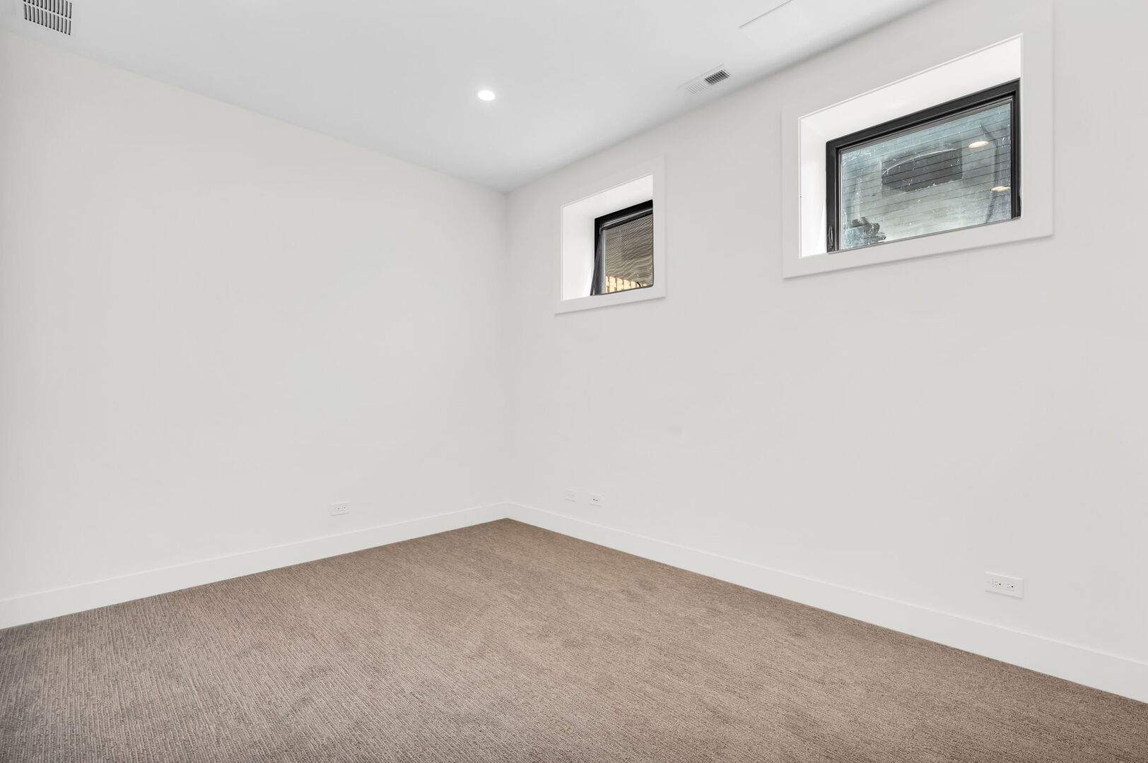 3903 N Drake Avenue, Chicago, IL 60618