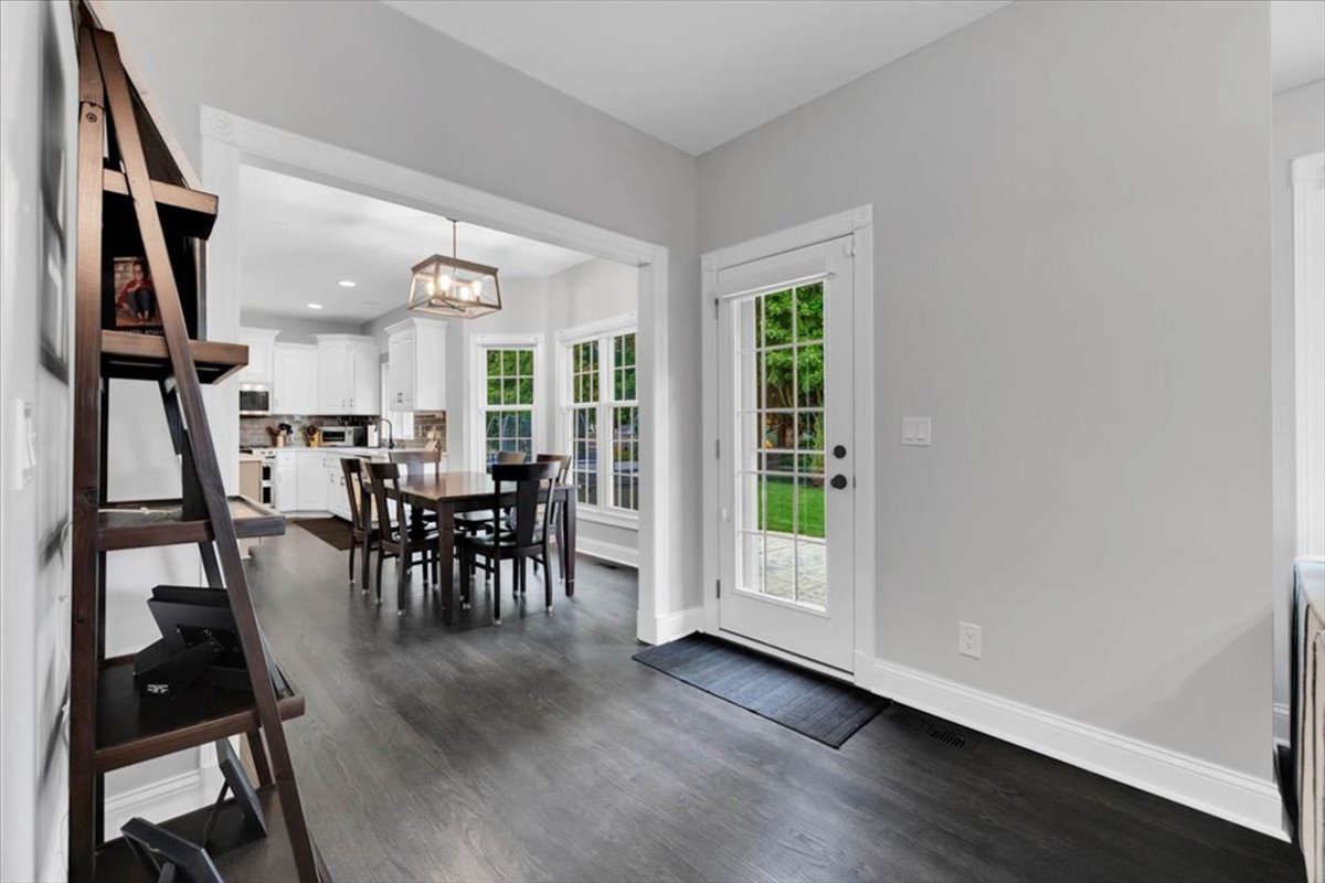1306 Mcclurg Drive, Batavia, IL 60510