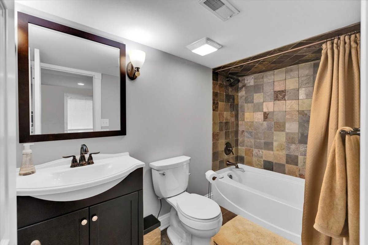 1306 Mcclurg Drive, Batavia, IL 60510