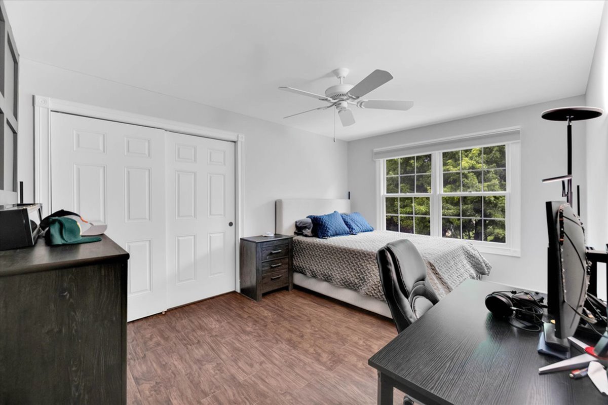 1306 Mcclurg Drive, Batavia, IL 60510