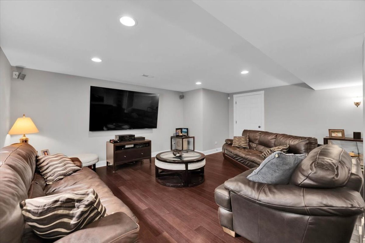 1306 Mcclurg Drive, Batavia, IL 60510