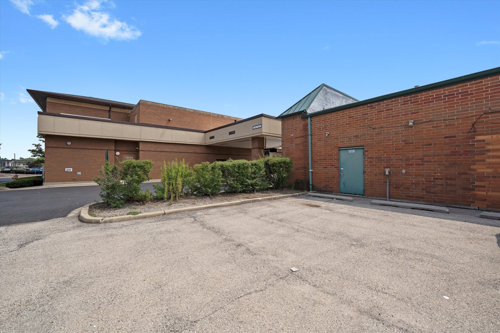 15736 S Bell Road, Homer Glen, IL 60491