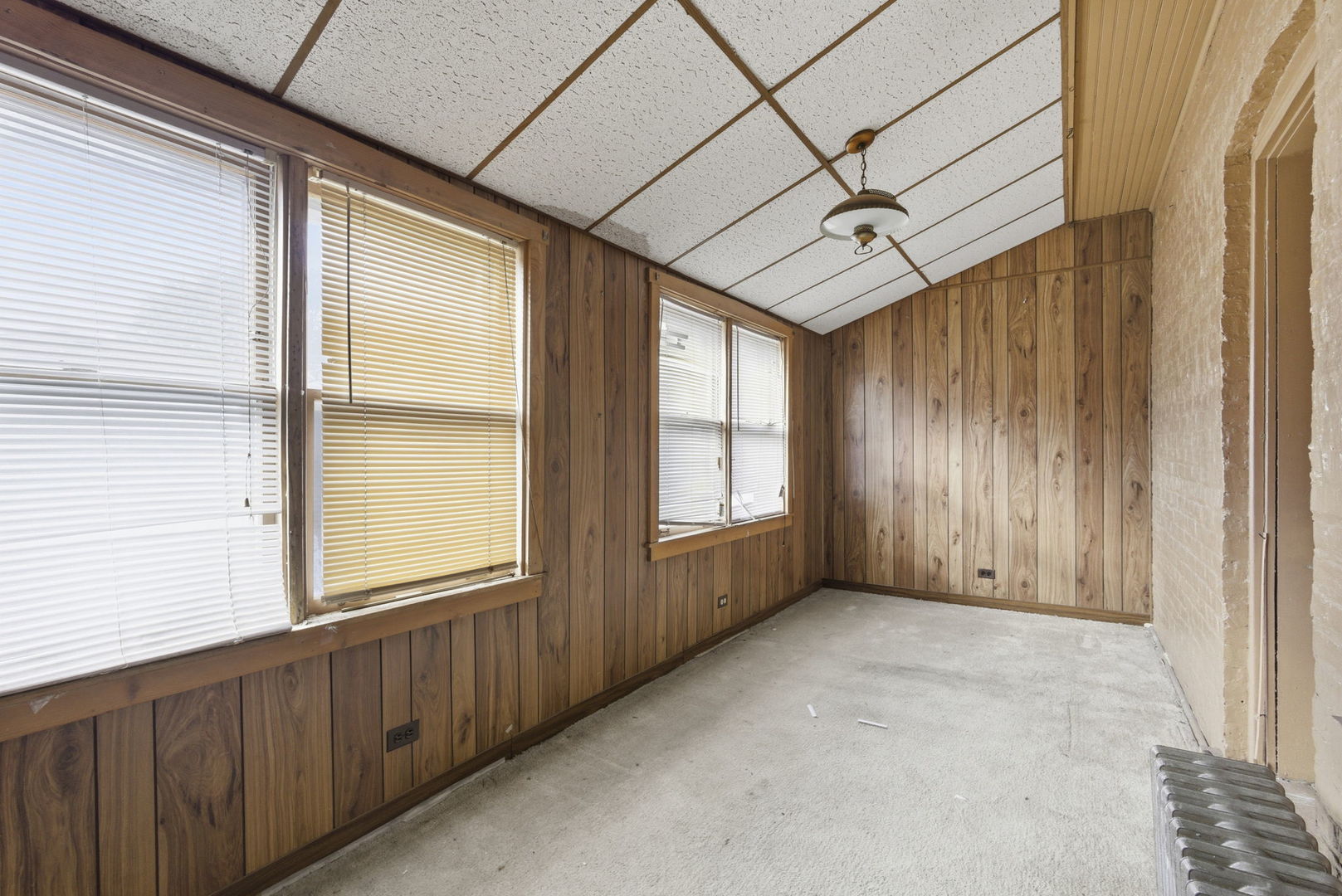 2924 N Merrimac Avenue, Chicago, IL 60634