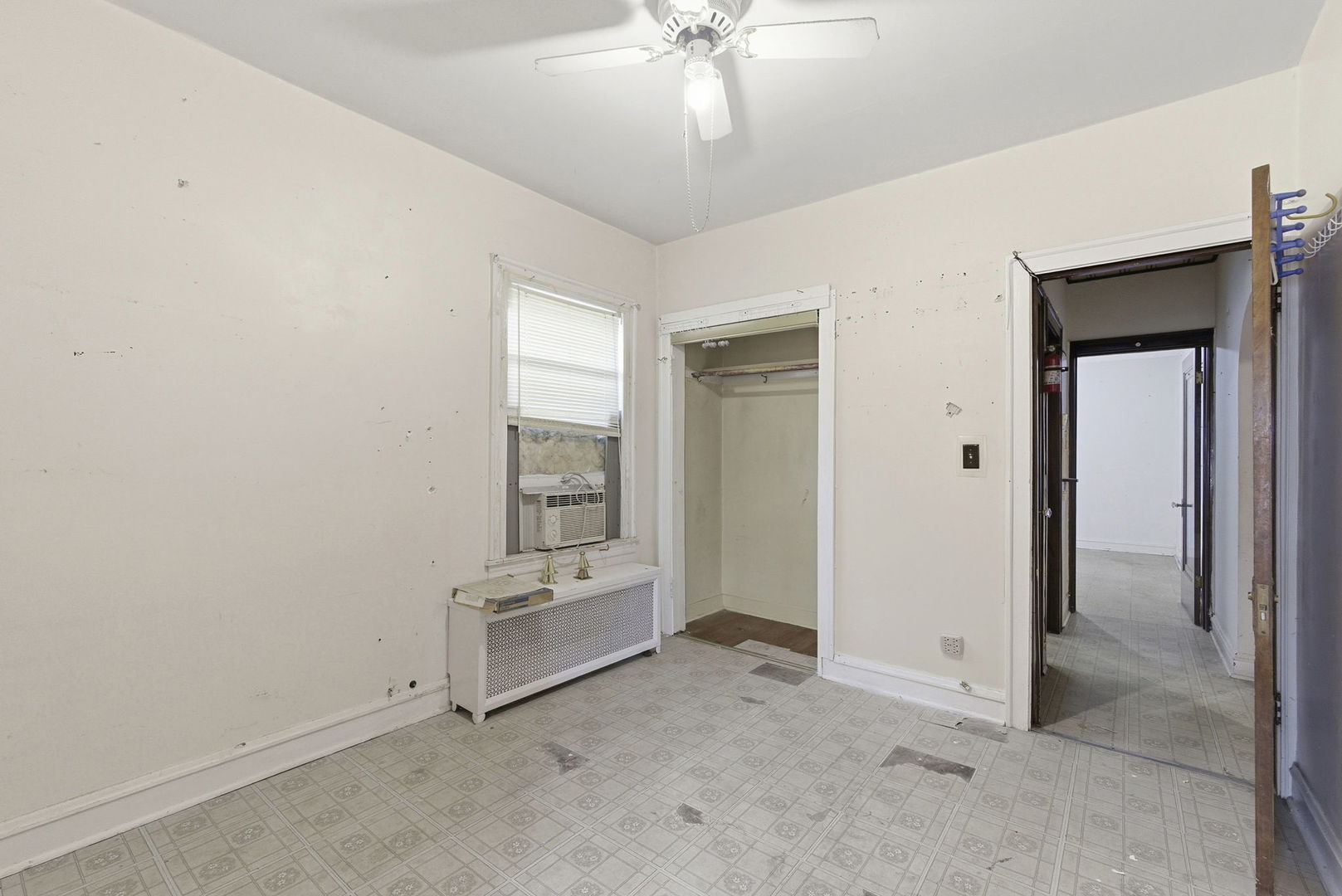 2924 N Merrimac Avenue, Chicago, IL 60634