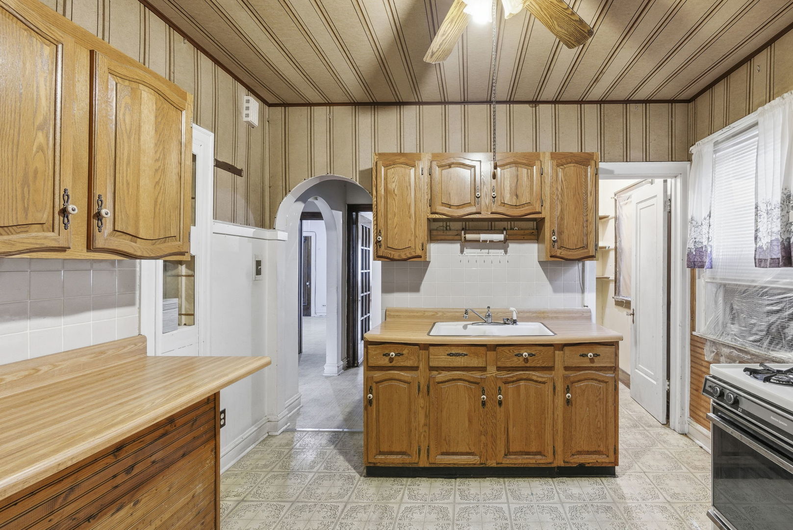 2924 N Merrimac Avenue, Chicago, IL 60634