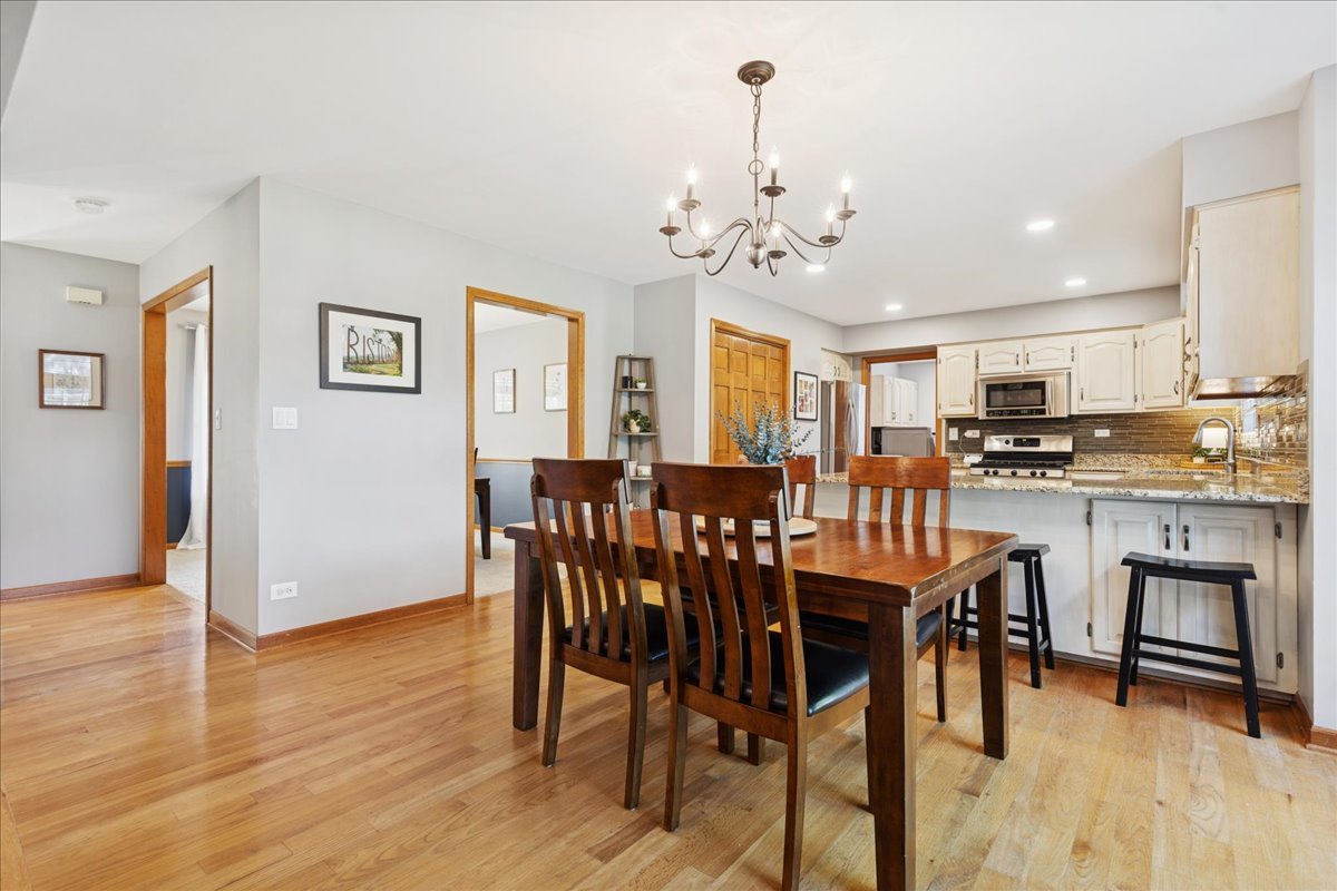 1306 Clark Street, North Aurora, IL 60542