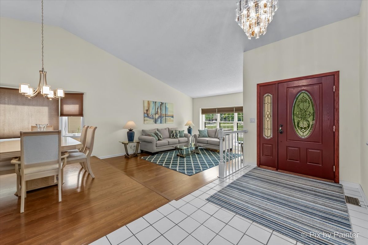 941 Millwood Drive, Bartlett, IL 60103