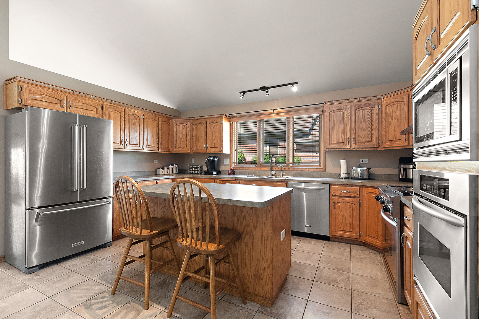 8542 Monaghan Drive, Tinley Park, IL 60487