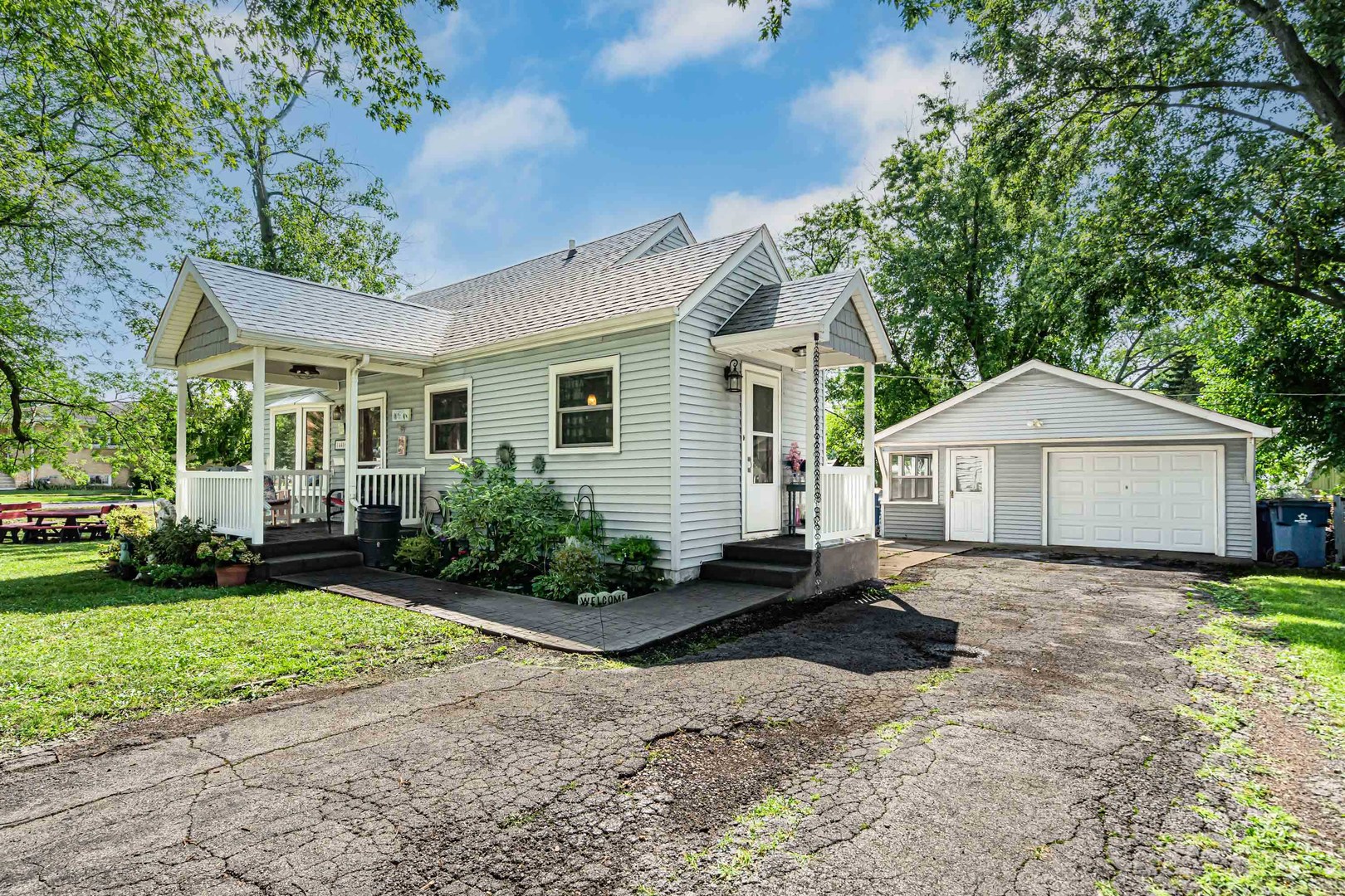 14456 Kenton Avenue, Midlothian, IL 60445