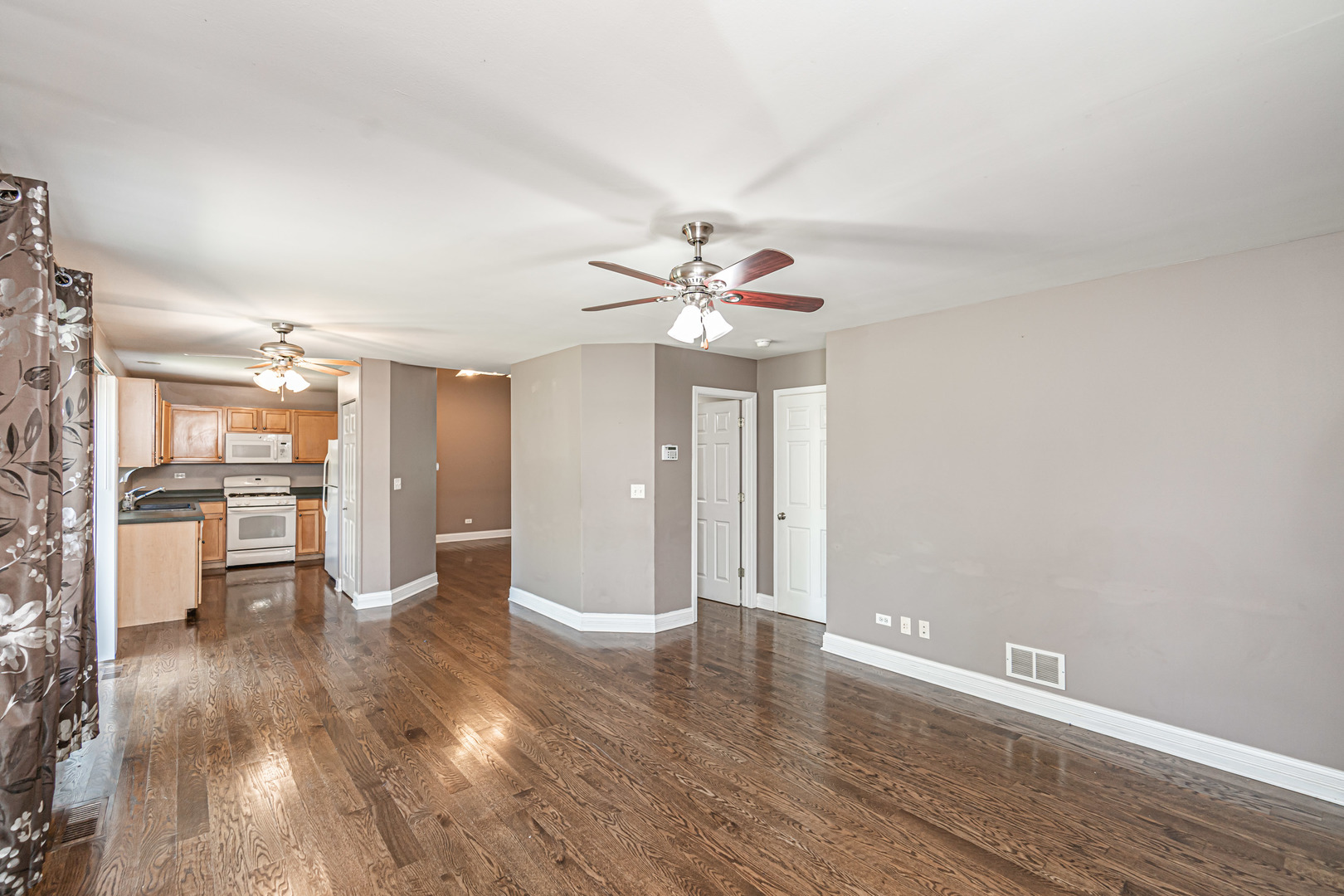 636 Kingsbrooke Crossing, Bolingbrook, IL 60440