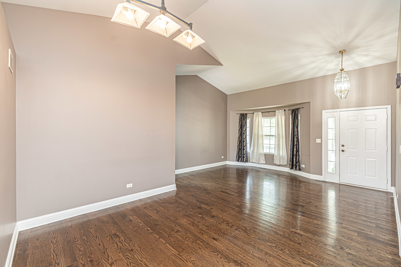 636 Kingsbrooke Crossing, Bolingbrook, IL 60440