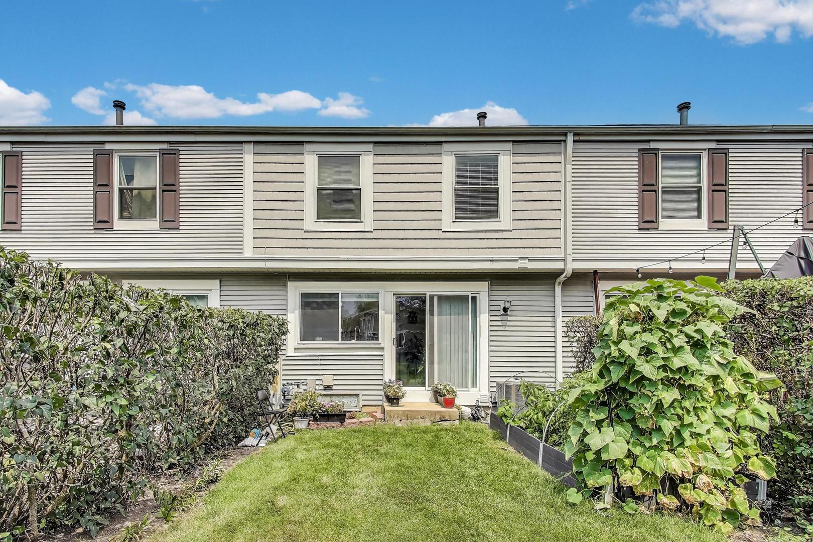 2067 Kettering Road, Hoffman Estates, IL 60169