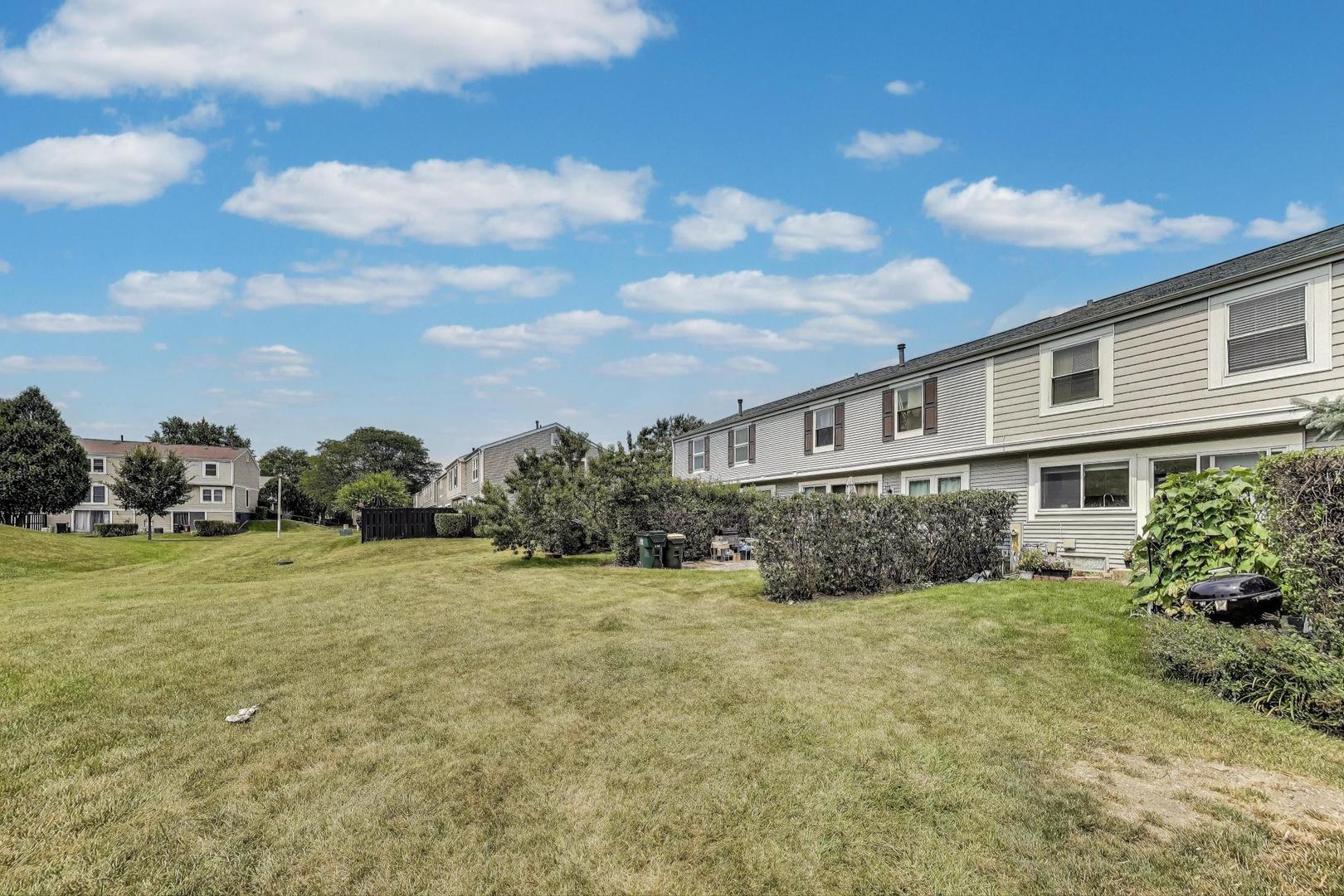 2067 Kettering Road, Hoffman Estates, IL 60169