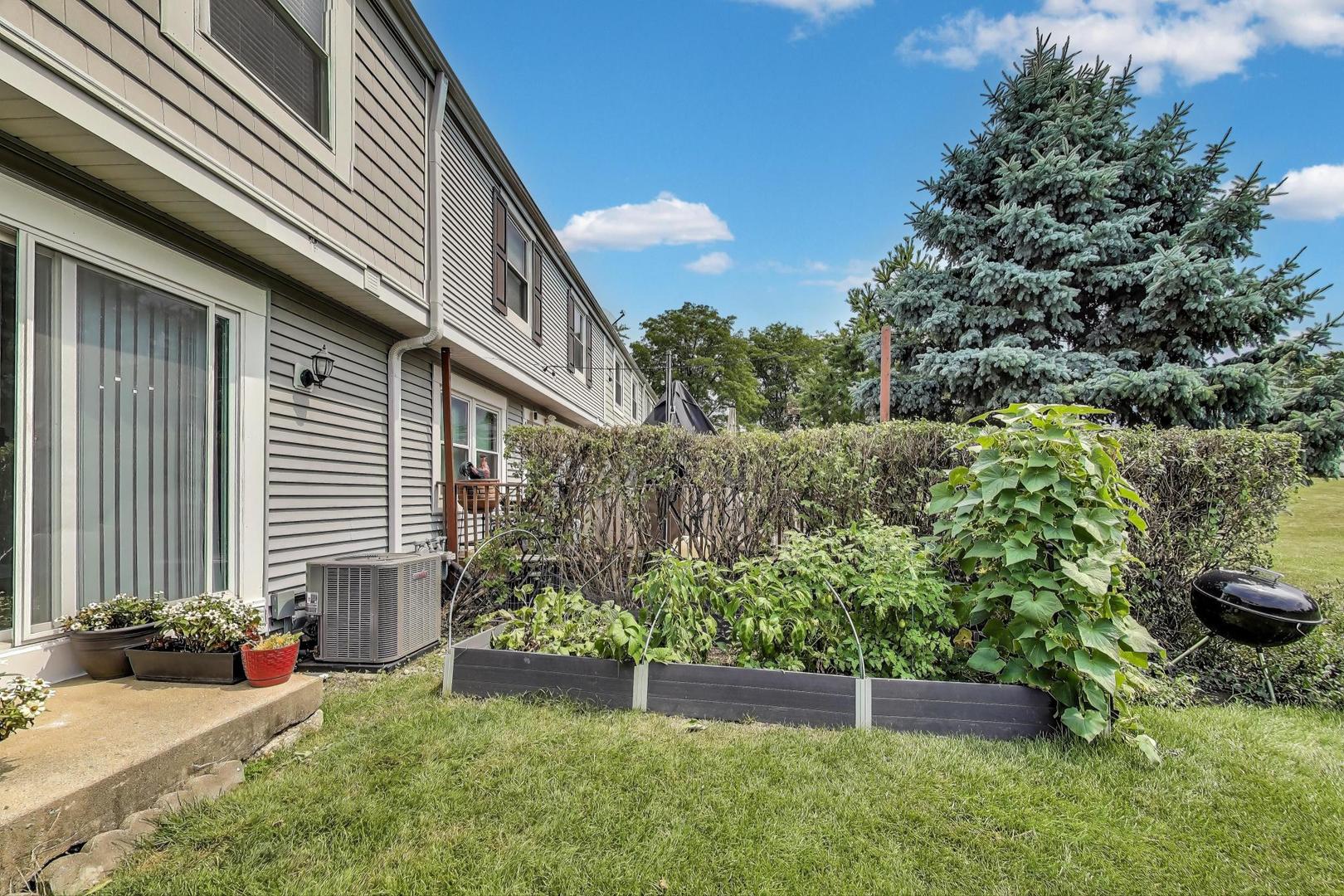 2067 Kettering Road, Hoffman Estates, IL 60169