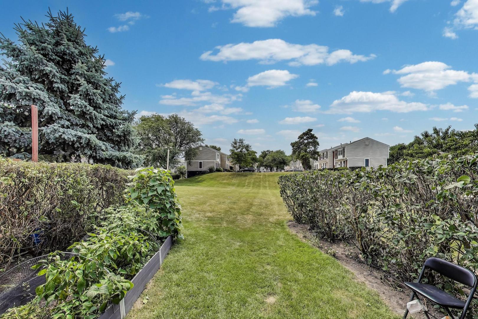 2067 Kettering Road, Hoffman Estates, IL 60169