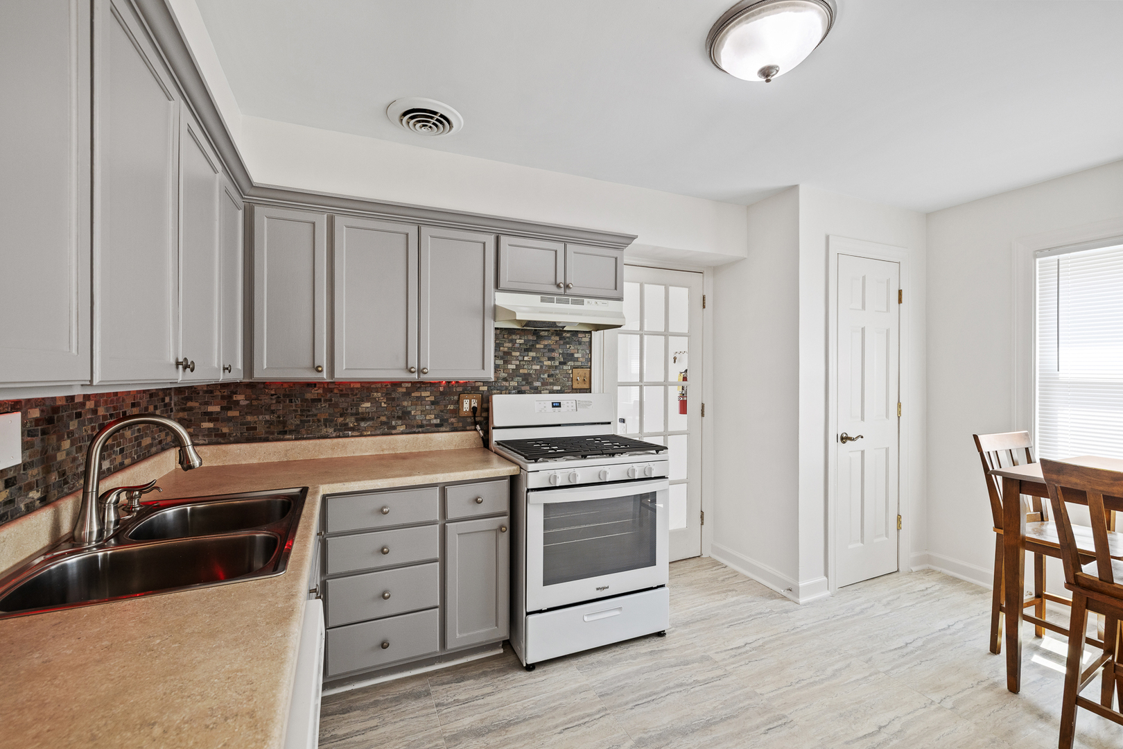 10807 Mcvicker Avenue, Chicago Ridge, IL 60415