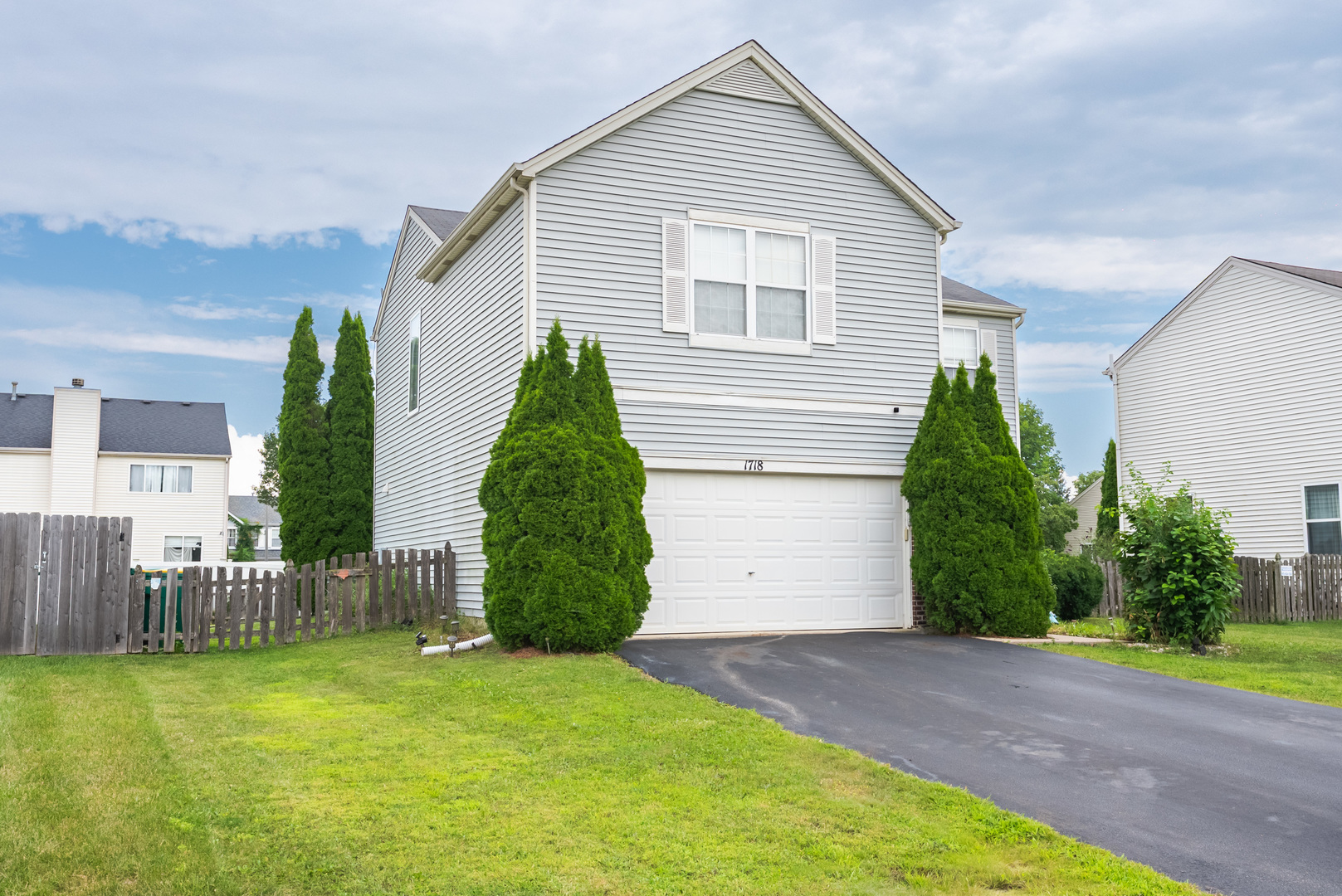 1718 Mountain Ridge Pass, Plainfield, IL 60586