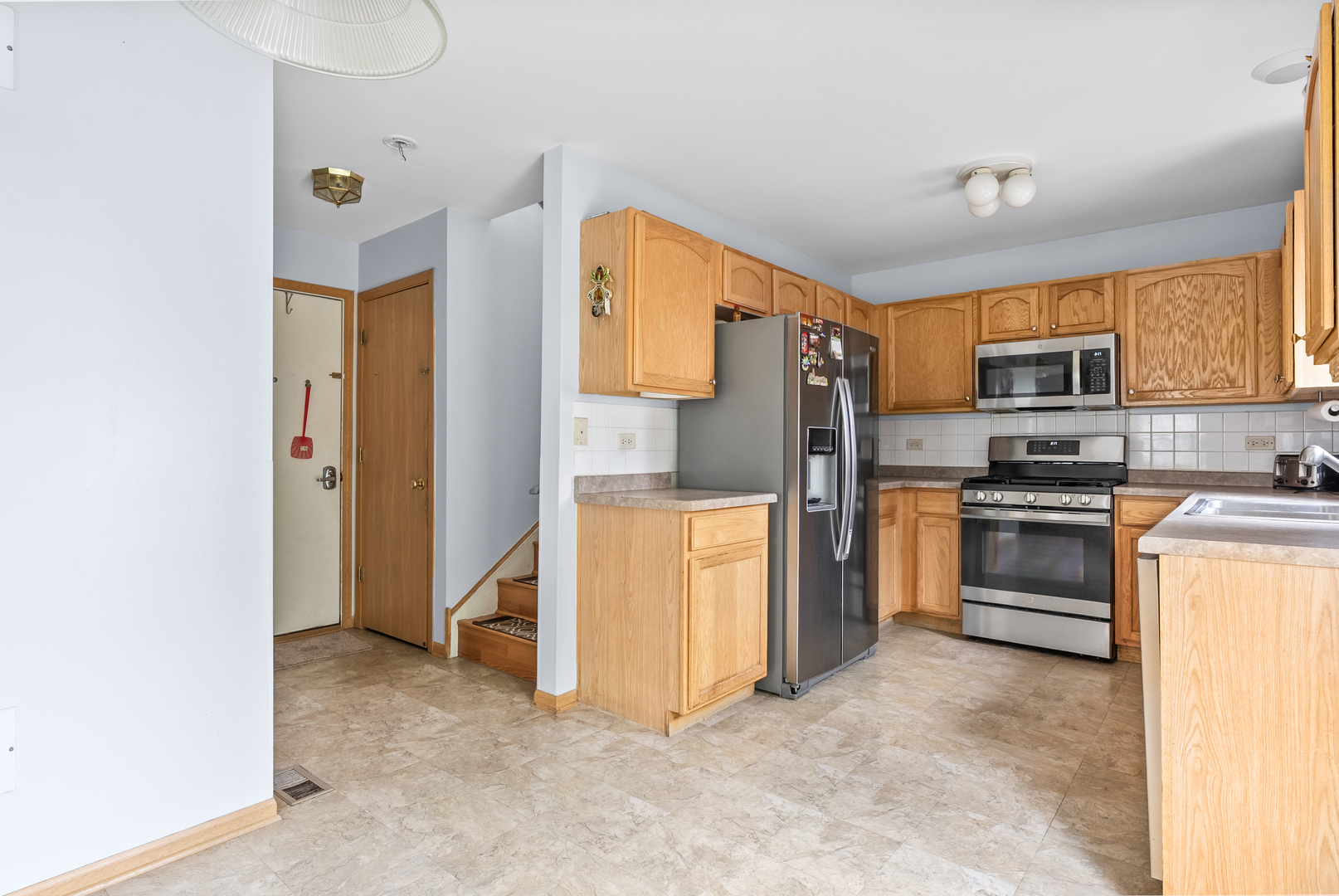 1718 Mountain Ridge Pass, Plainfield, IL 60586