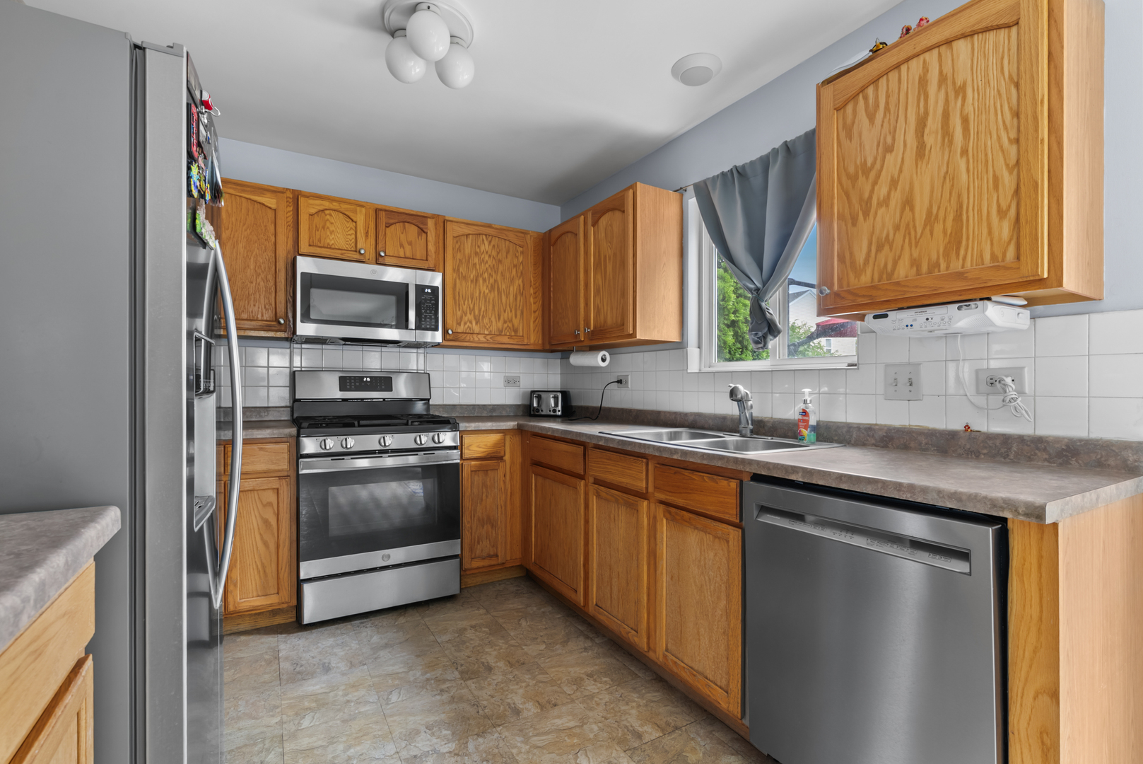1718 Mountain Ridge Pass, Plainfield, IL 60586